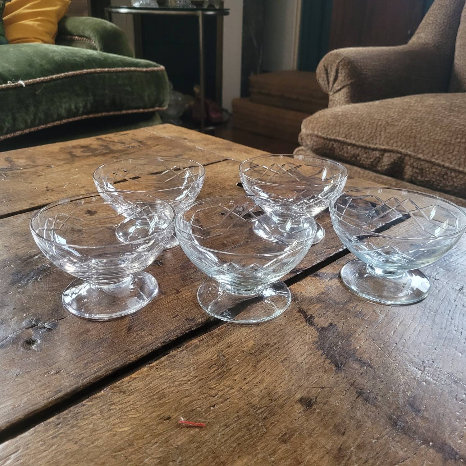 5 coupes à dessert en verre taillé, France années 60