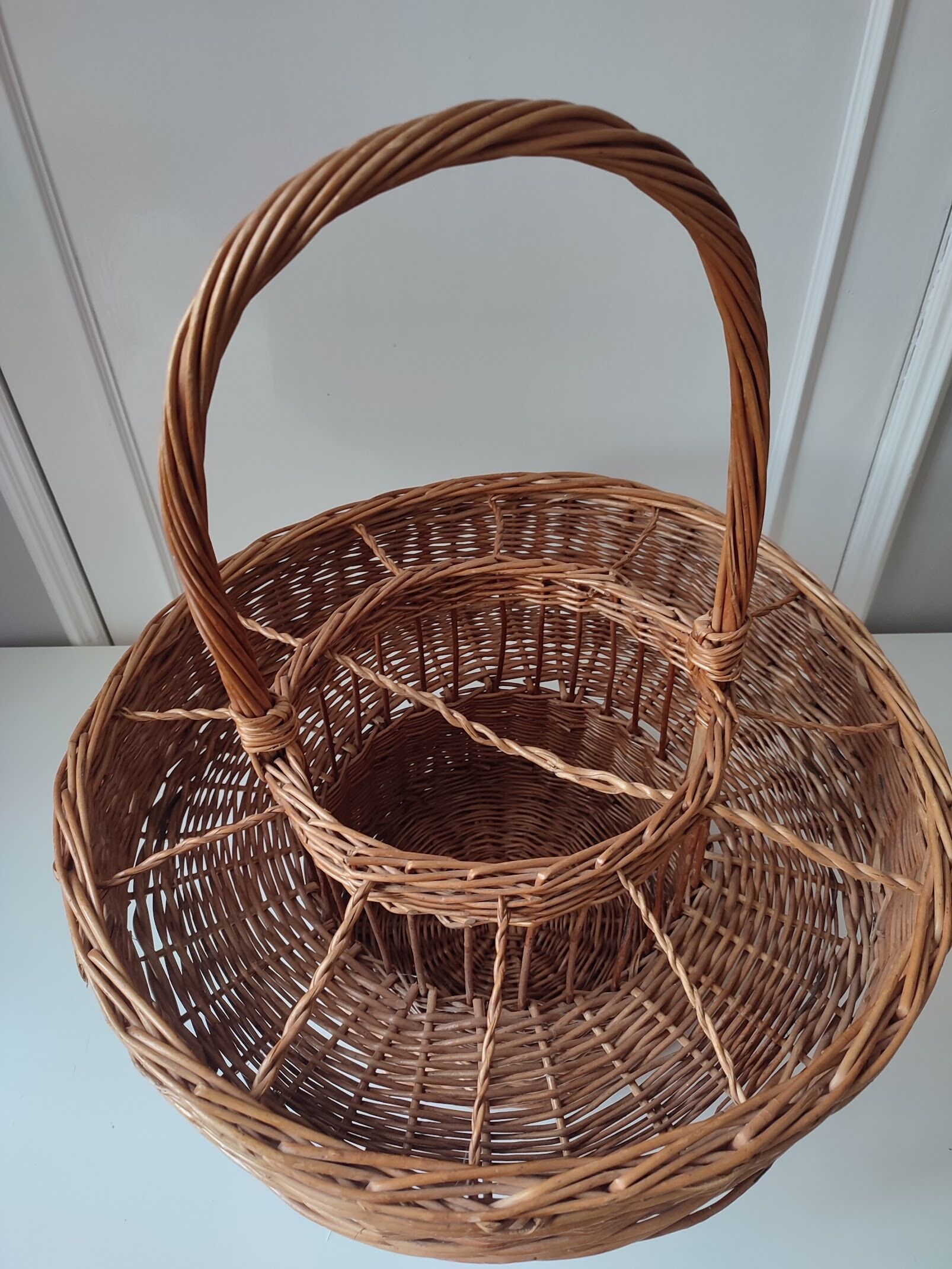 Vintage Wicker Portable Bar