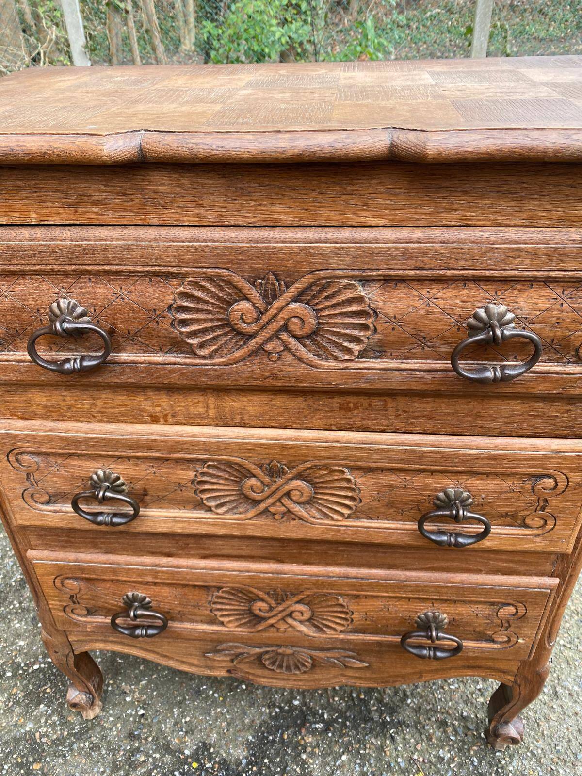 Commode vintage style Louis XV en bois du 19ème