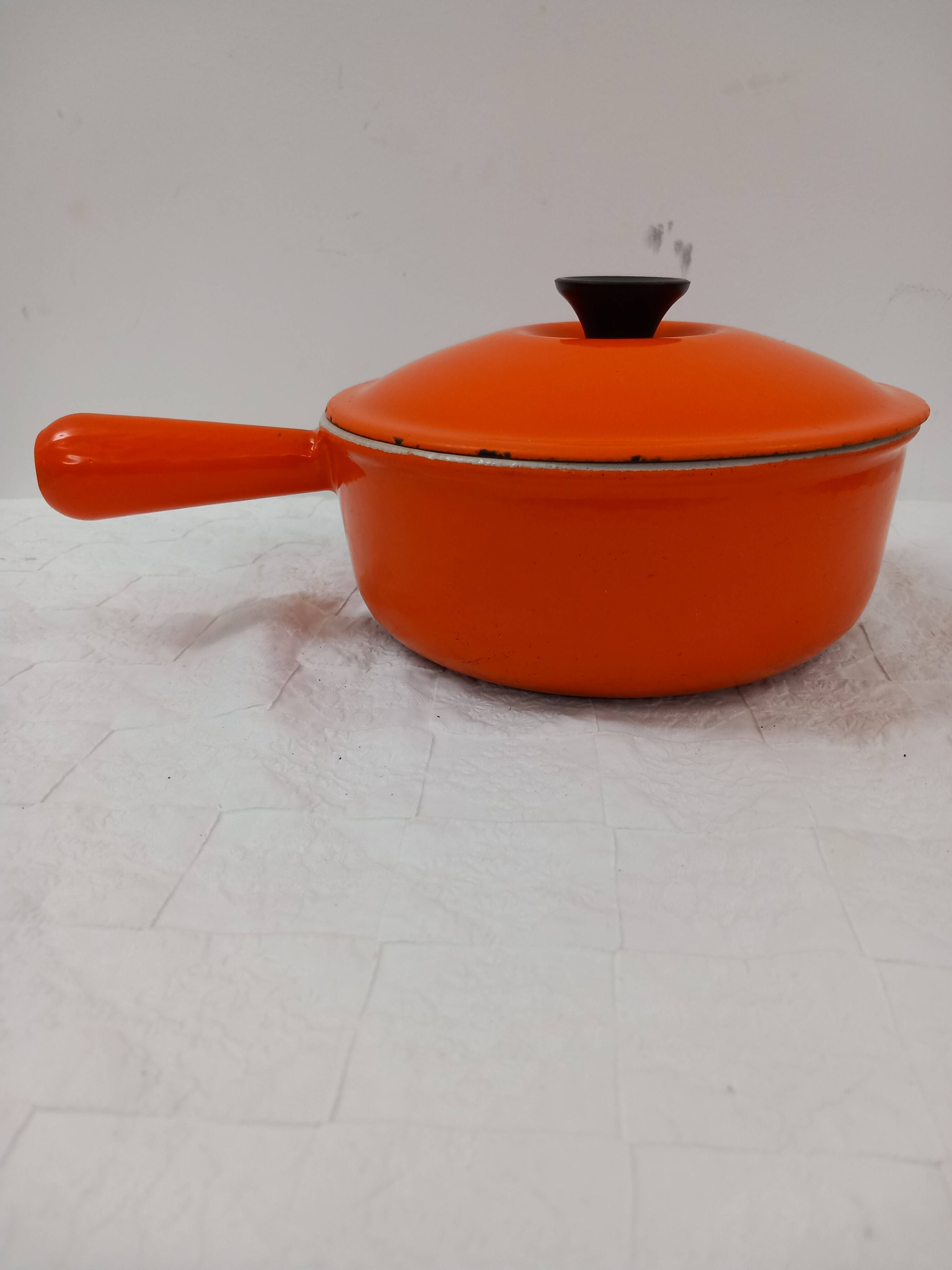 Cast iron skillet