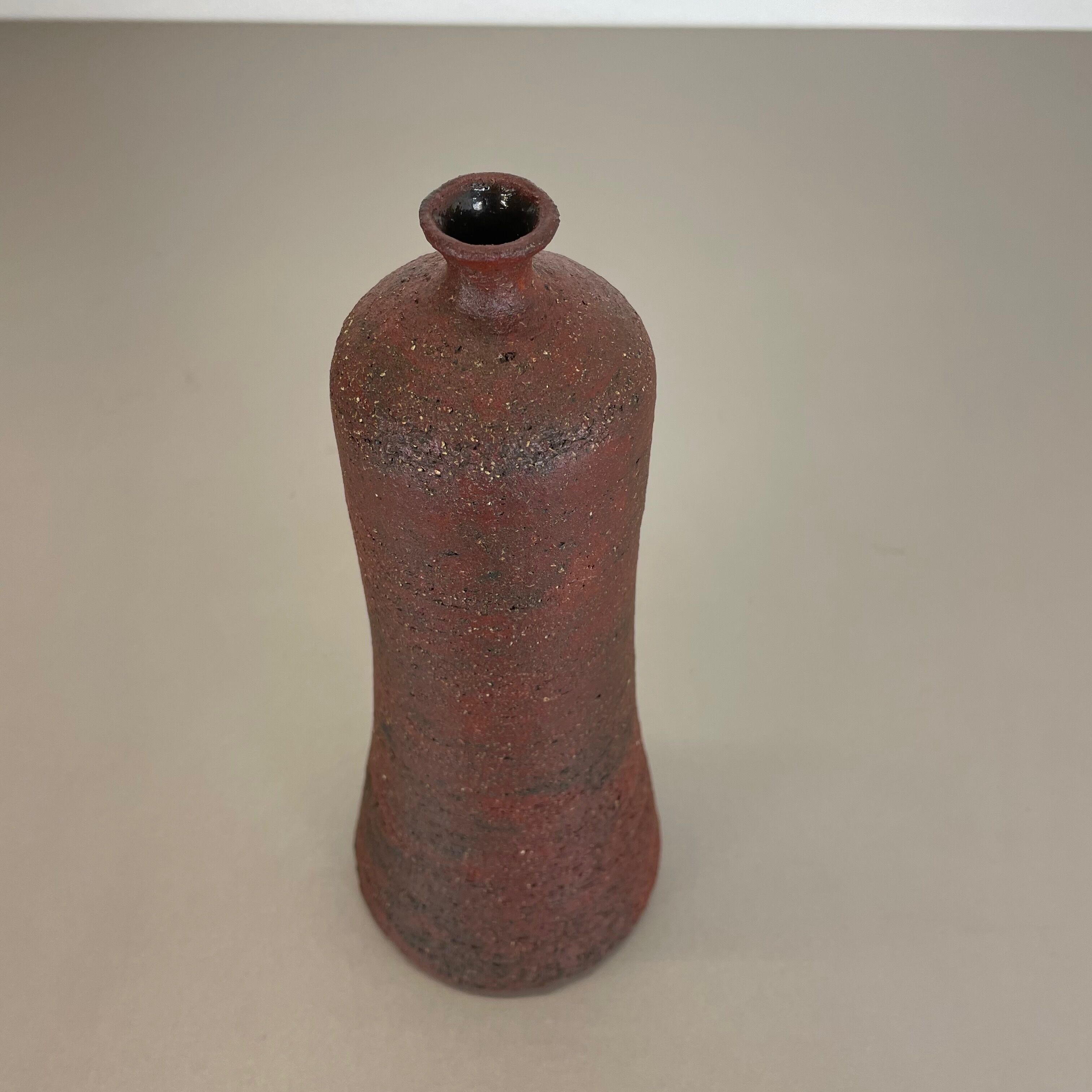 Vase abstrait en céramique rouge de studio par Gerhard Liebenthron, Allemagne, années 1970