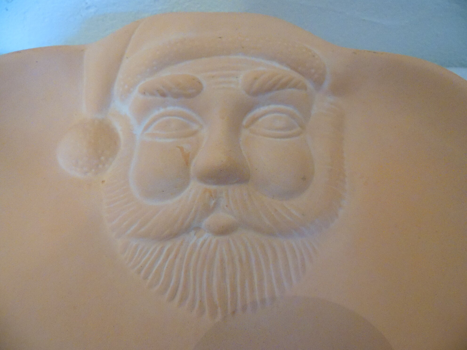 Terracotta dish Santa Claus