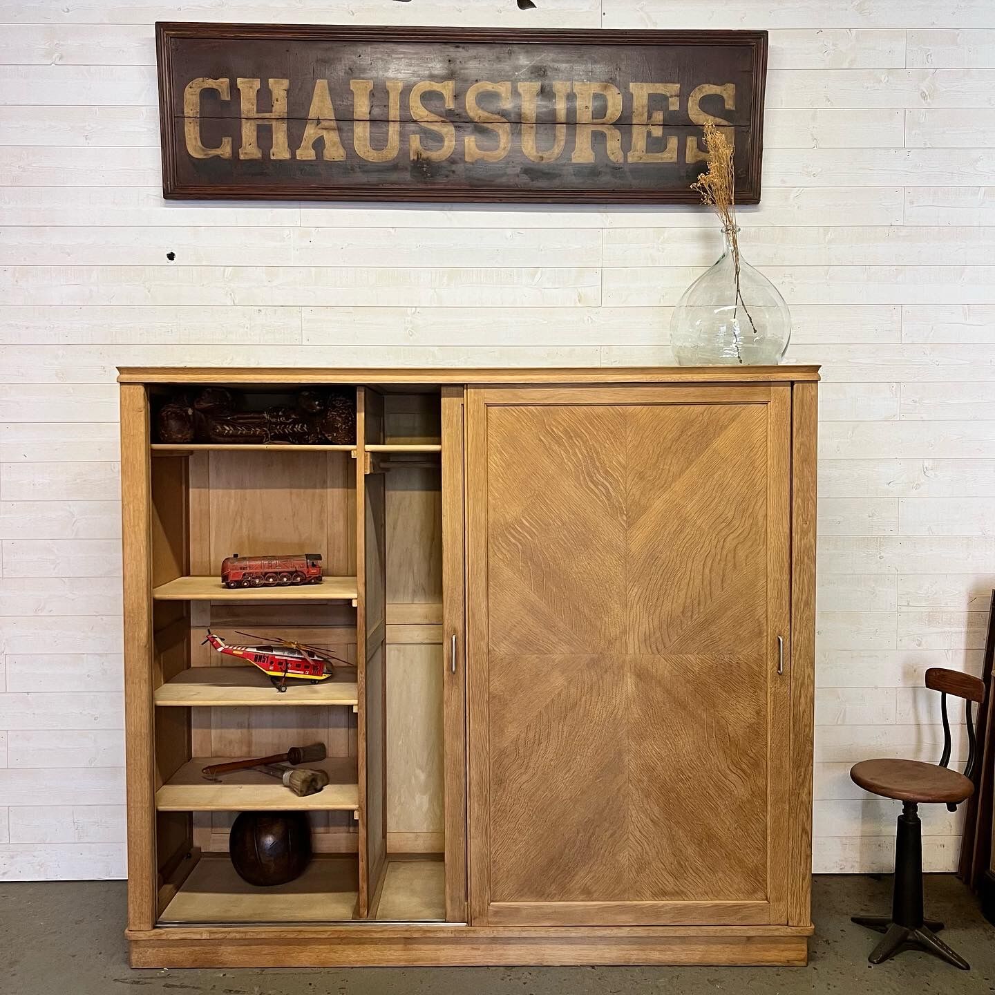 Vintage wardrobe sliding oaks