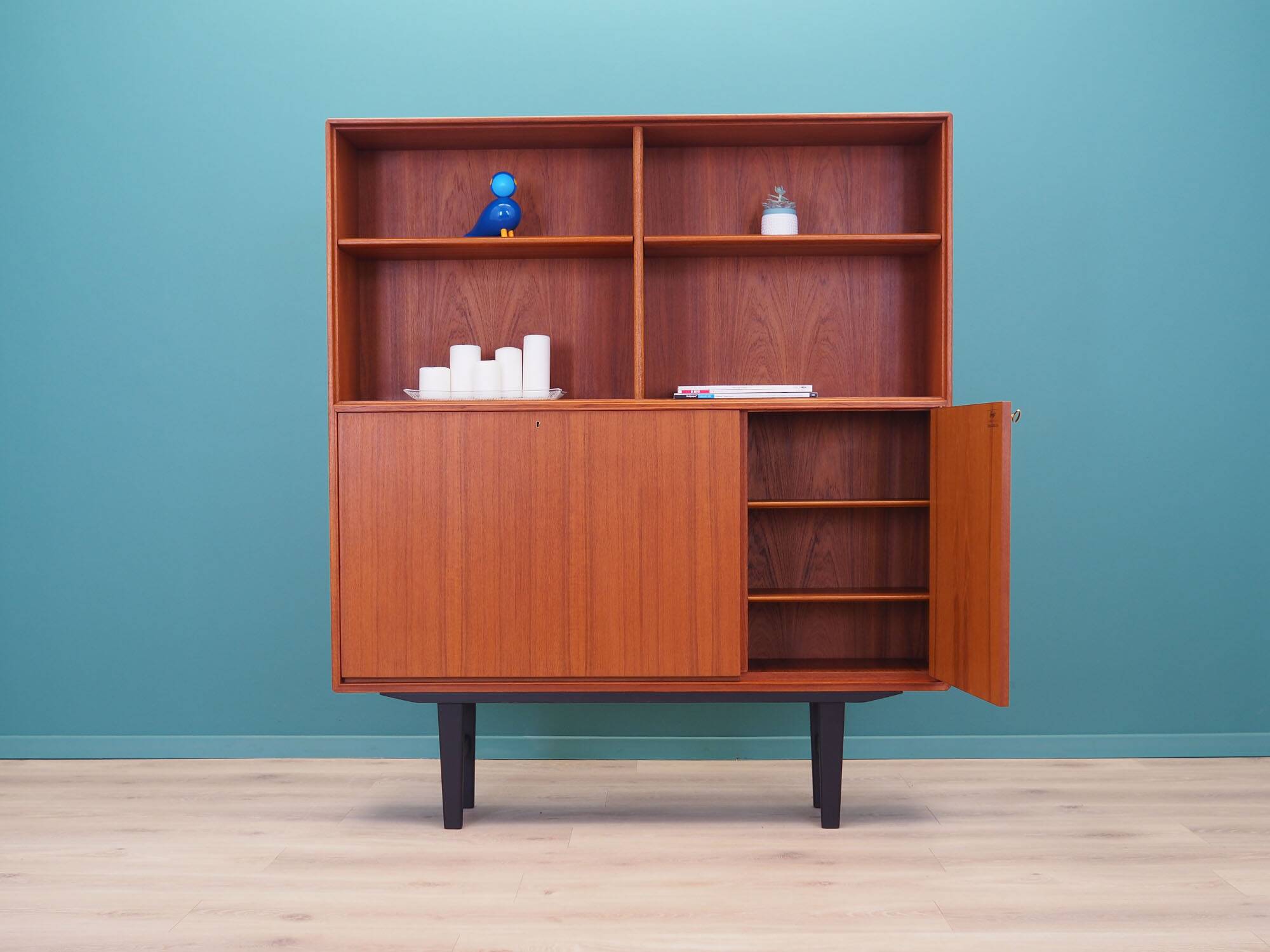 Teak bookcase, Scandinavian design, 1960s, designer: Bertil Fridhagen, prod