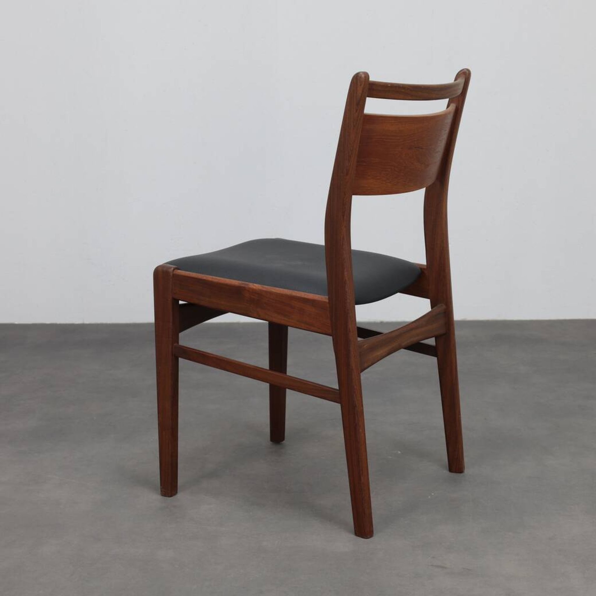 Chaises de salle à manger en teck modernes du milieu du siècle, ensemble de 4, années 1960.