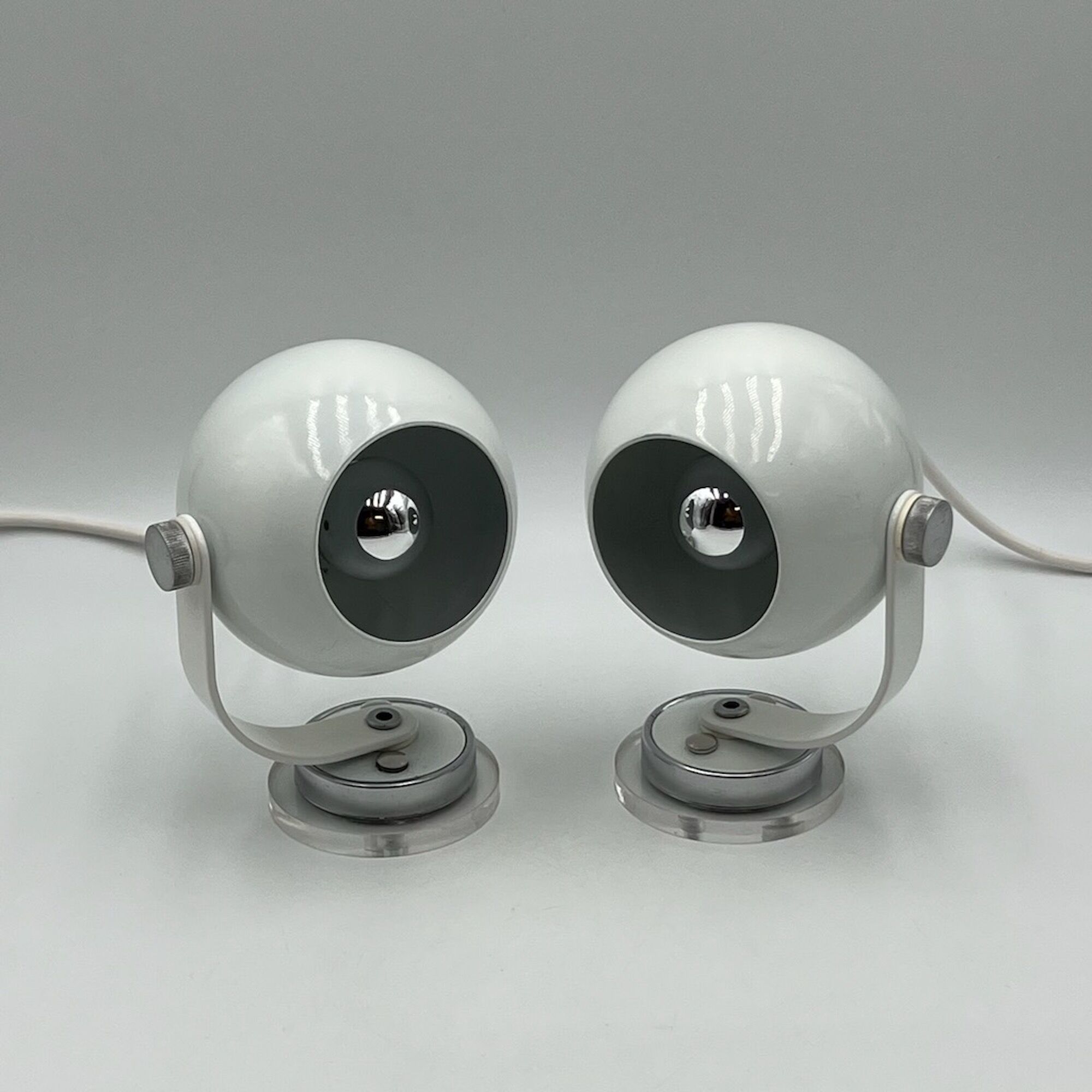 Ensemble de lampes eyeball en métal et plexiglas space age années 70