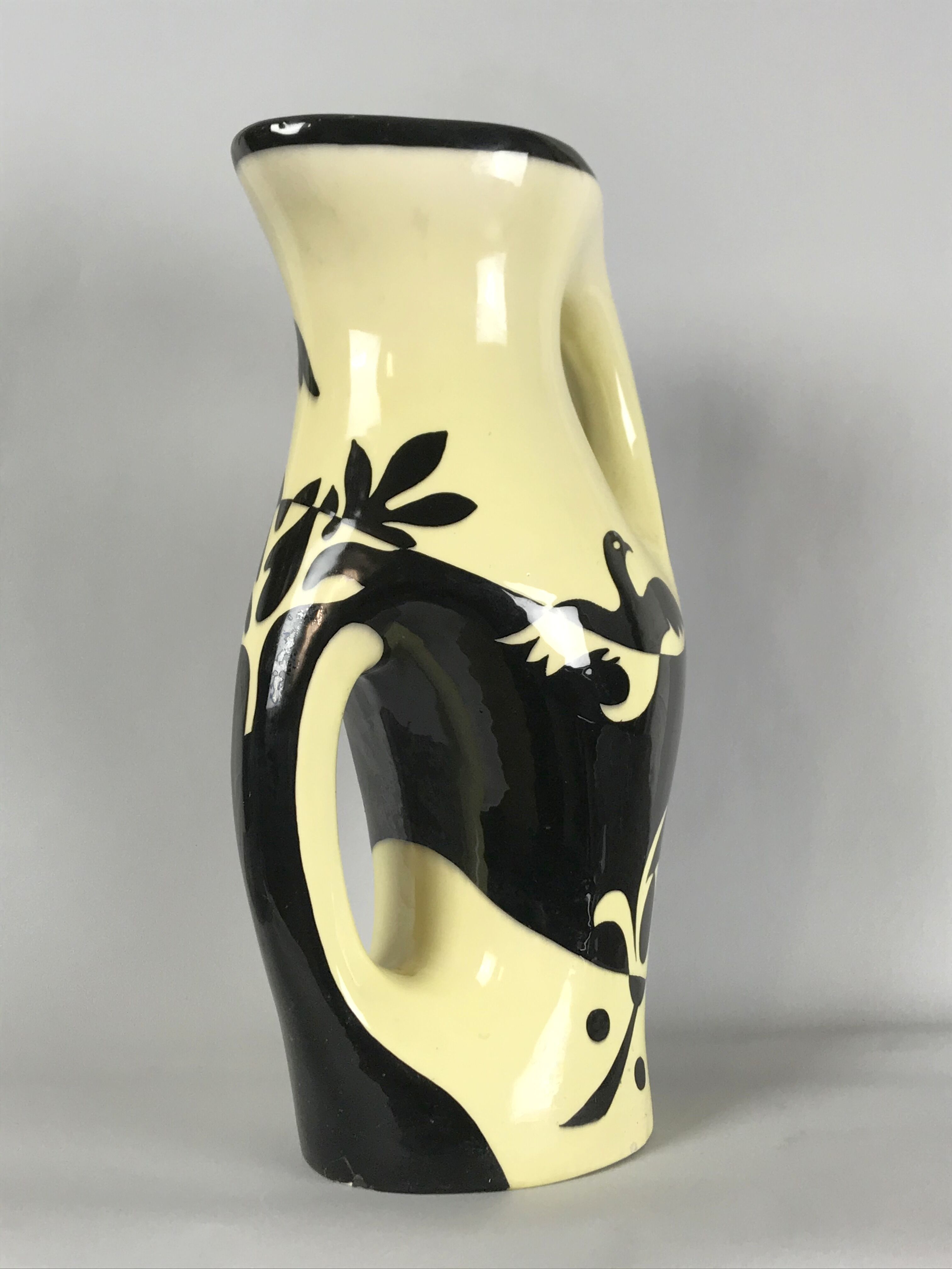 PICHET (GRAND MODELE) IN CERAMIC YEARS 50 A DECOR D HIRONDELLES 36.5 CM