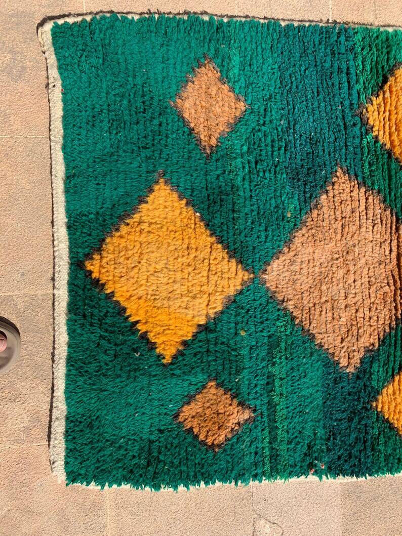 Pure wool rug, size 150 x 250 cm