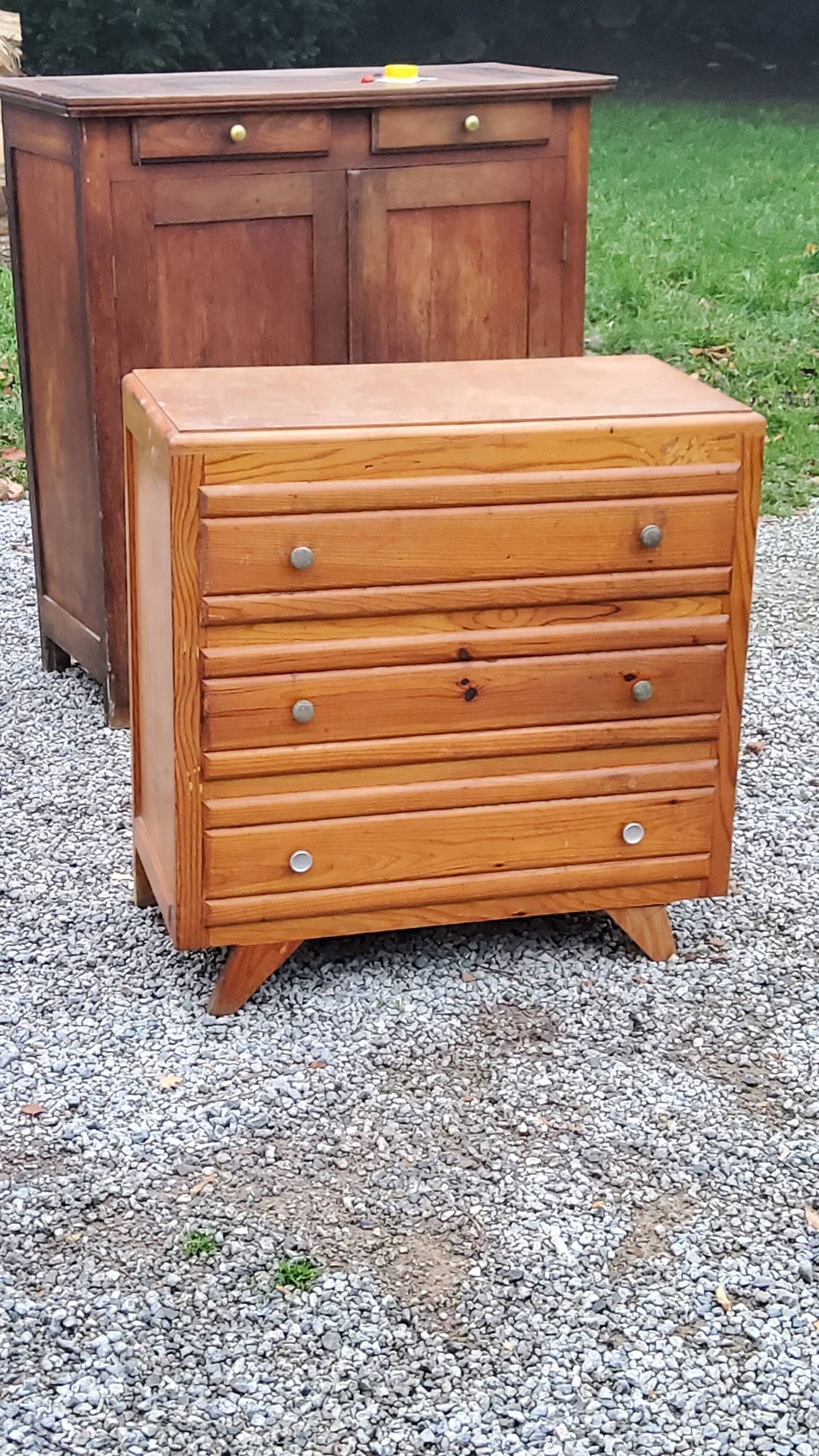 Vintage chest of drawers from the 50s with compass feet and 3 drawers