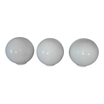 Opaline globe