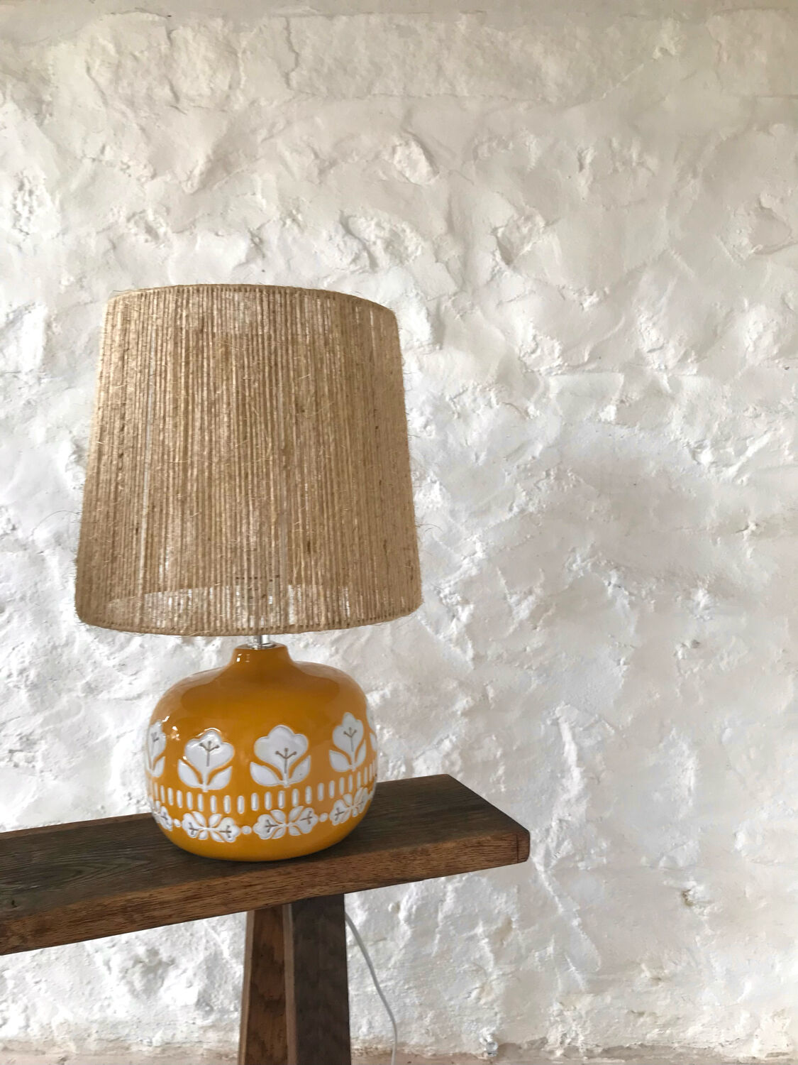 Ceramic lamp and rope