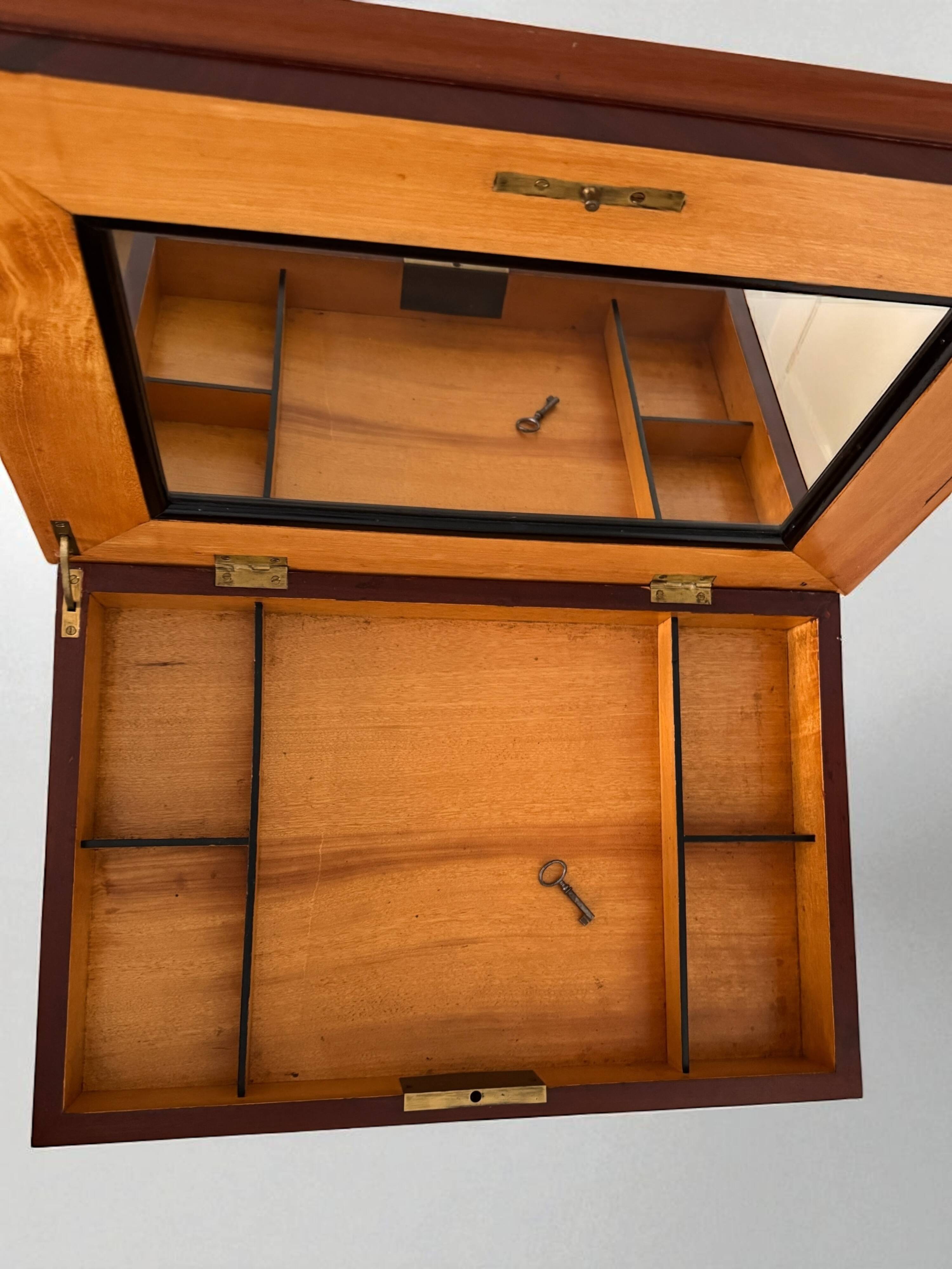 Louis-Philippe 19th century mahogany dressing table/work table with mirror and drawer