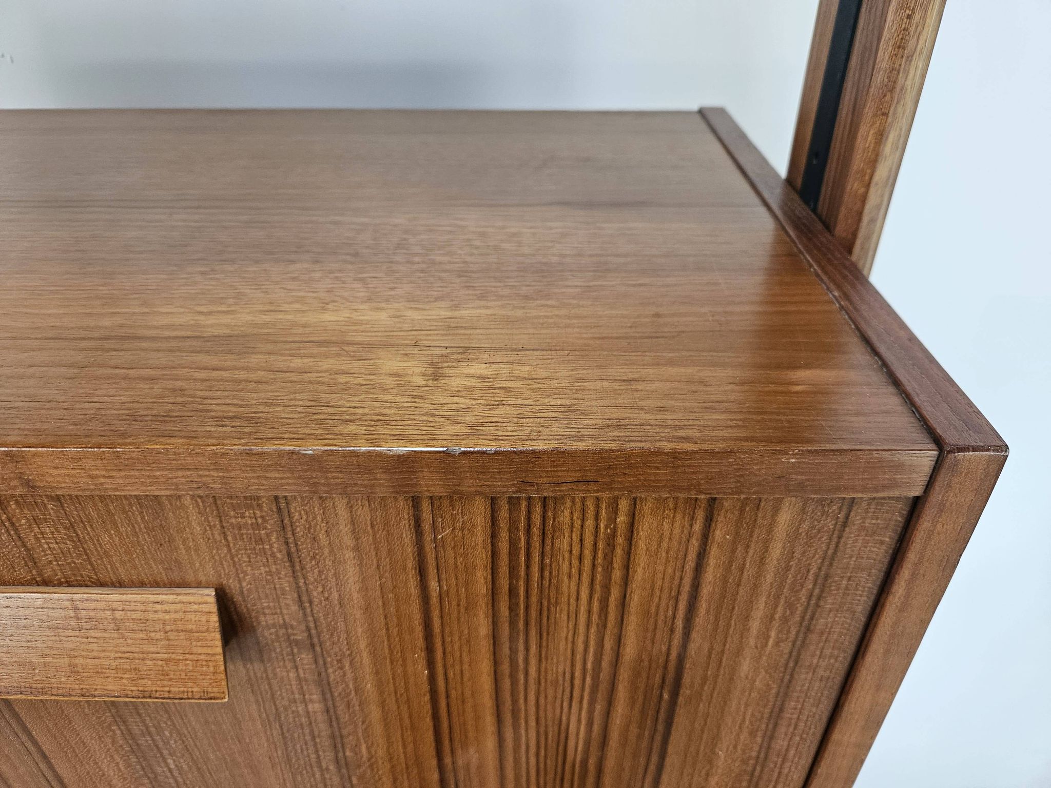 1960s teak floor/sky bookcase with shelves and compartment