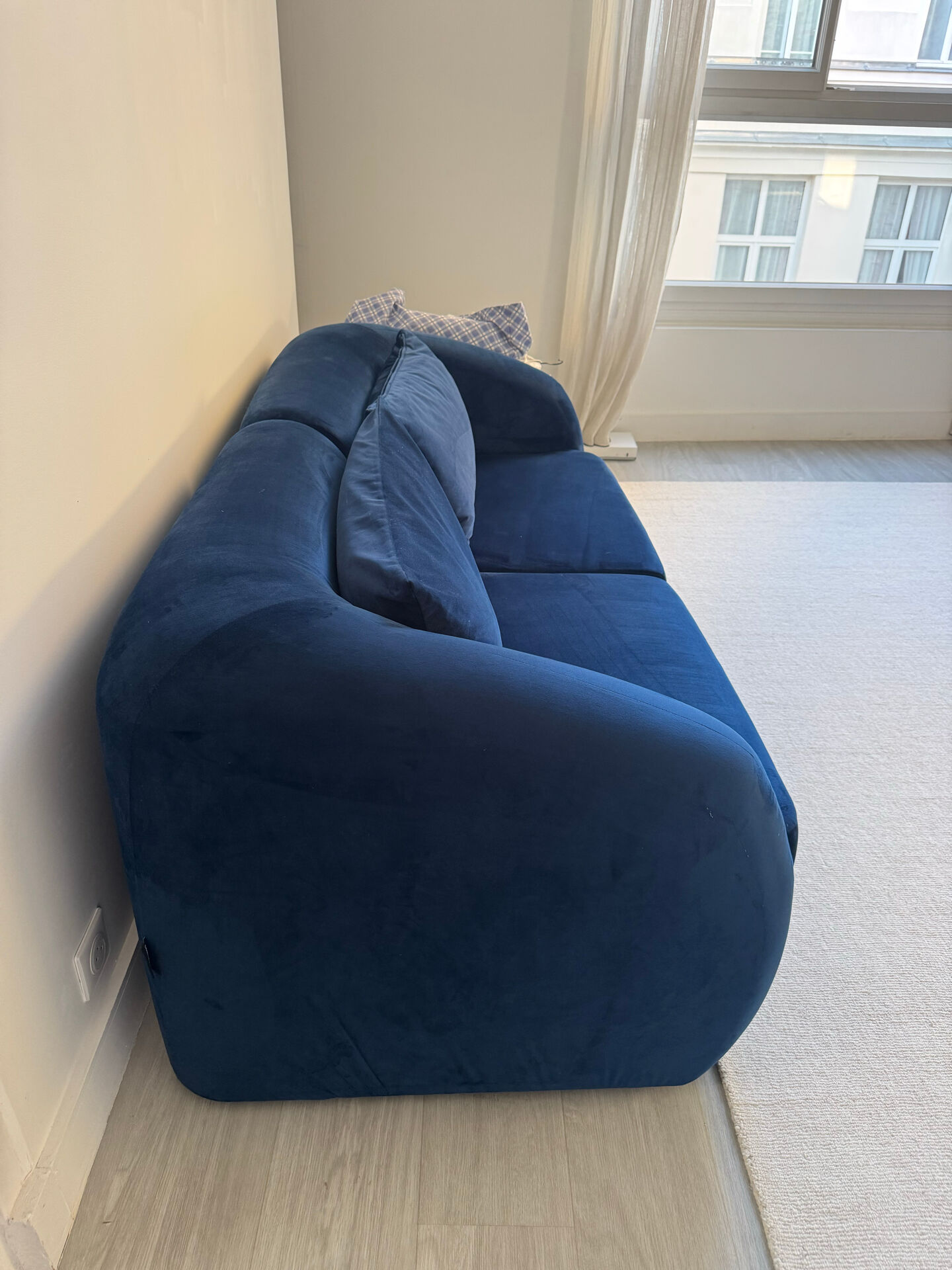 Cosmopolitan Sofa Design