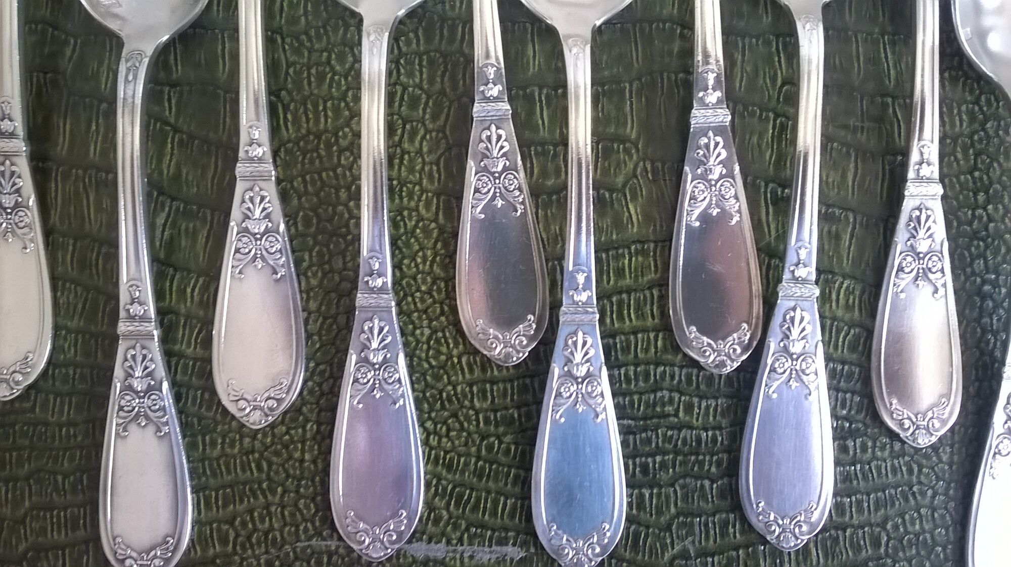 Silver metal housewife Goldsmith Perrin in Paris composed of 37 pieces