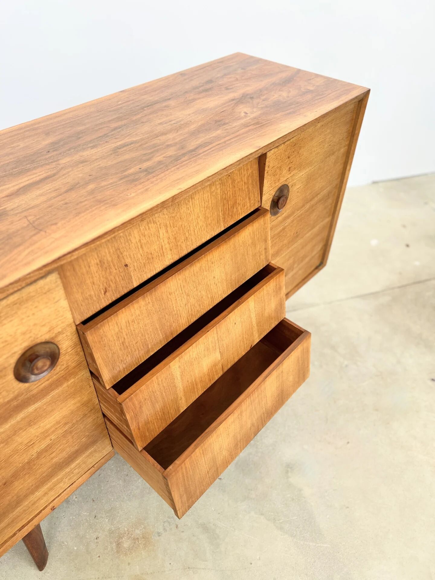 Mid-century teak sideboard, 2 doors 4 drawers — brutalist spirit