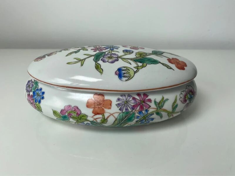 Oval porcelain jewellery box with multicoloured vintage floral decoration - 20th century