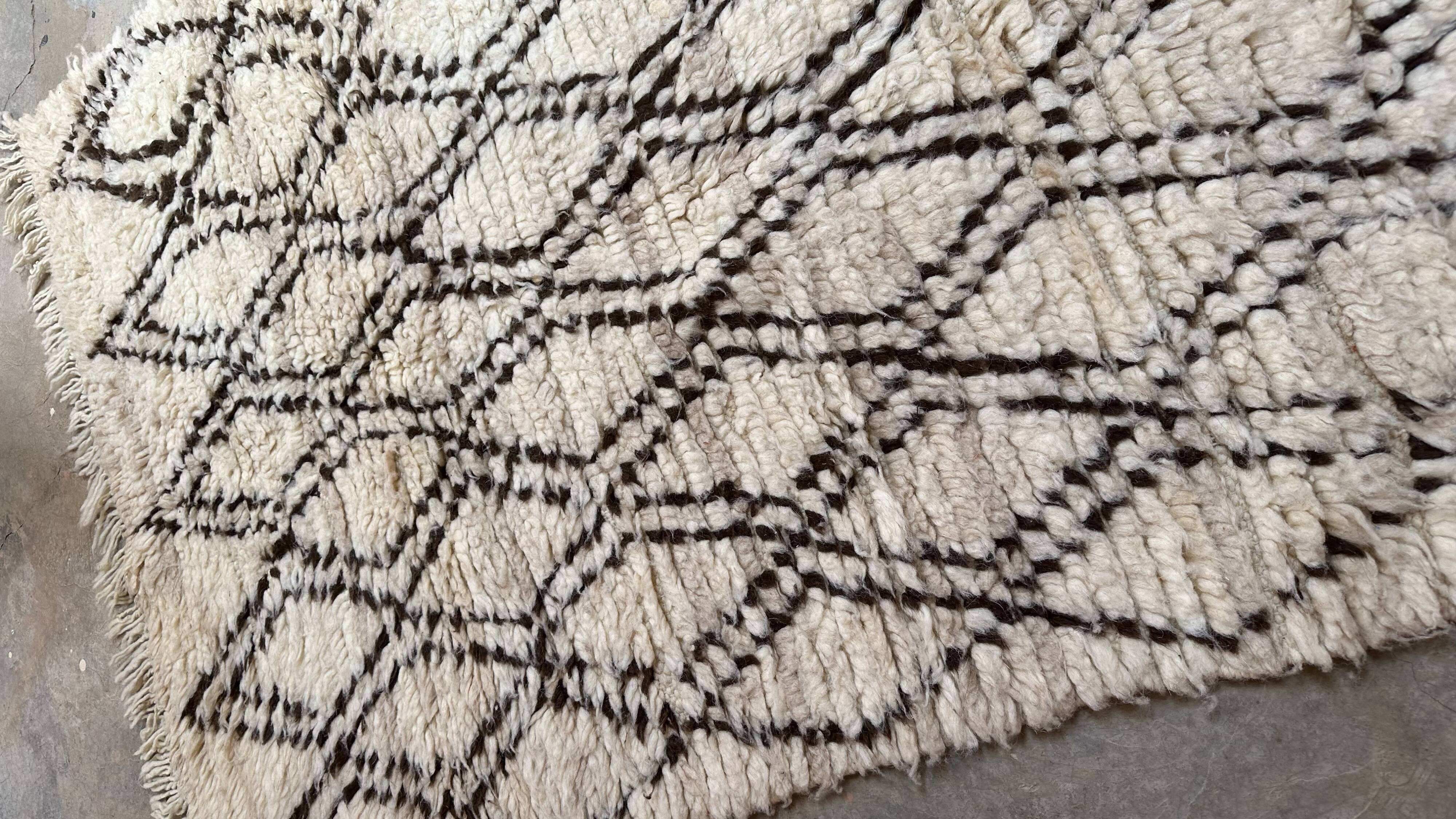 Azilal white Berber rug - 220 x 96 cm.