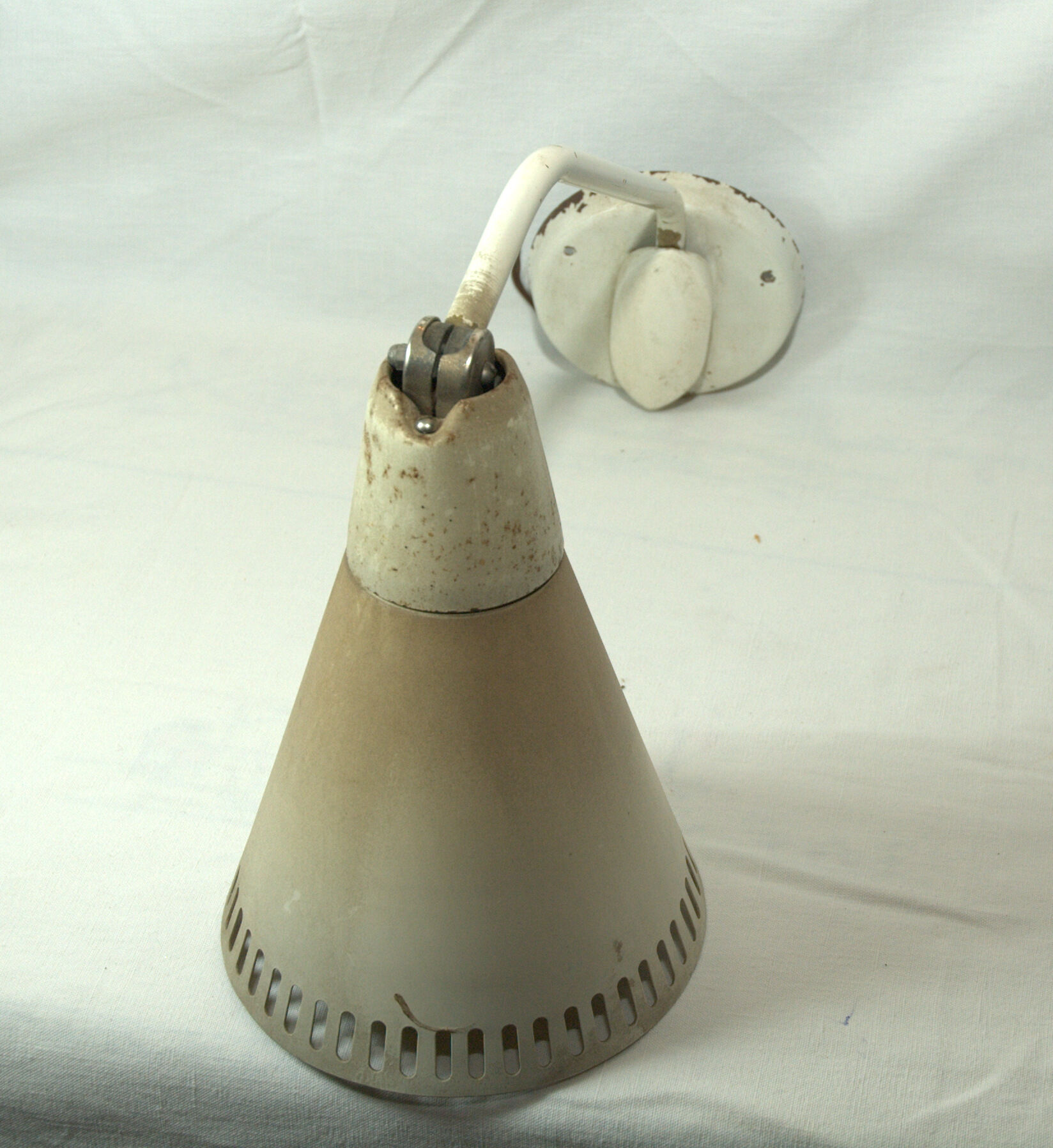 Articulated wall  1950