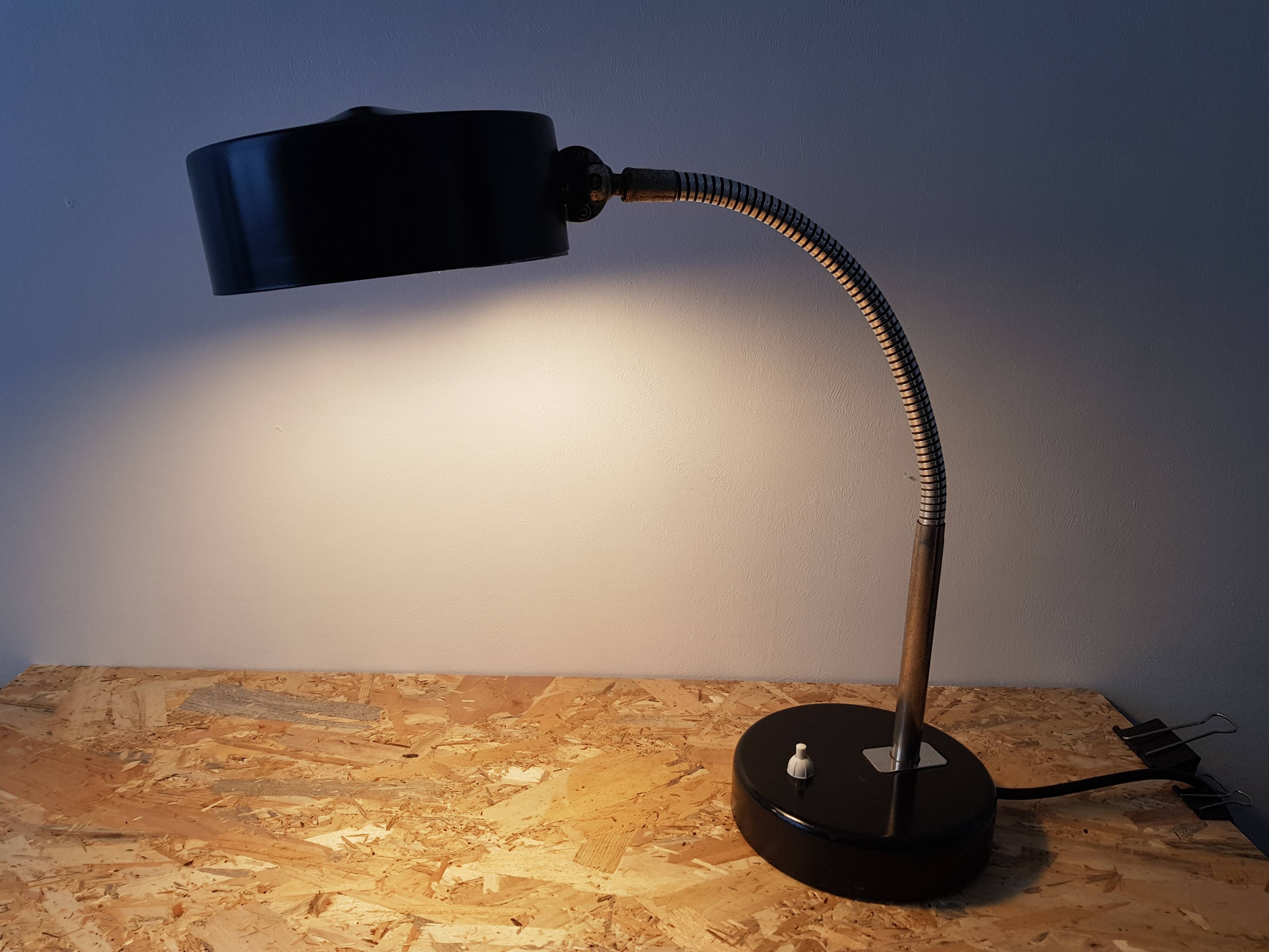 DLG Jumo desk lamp