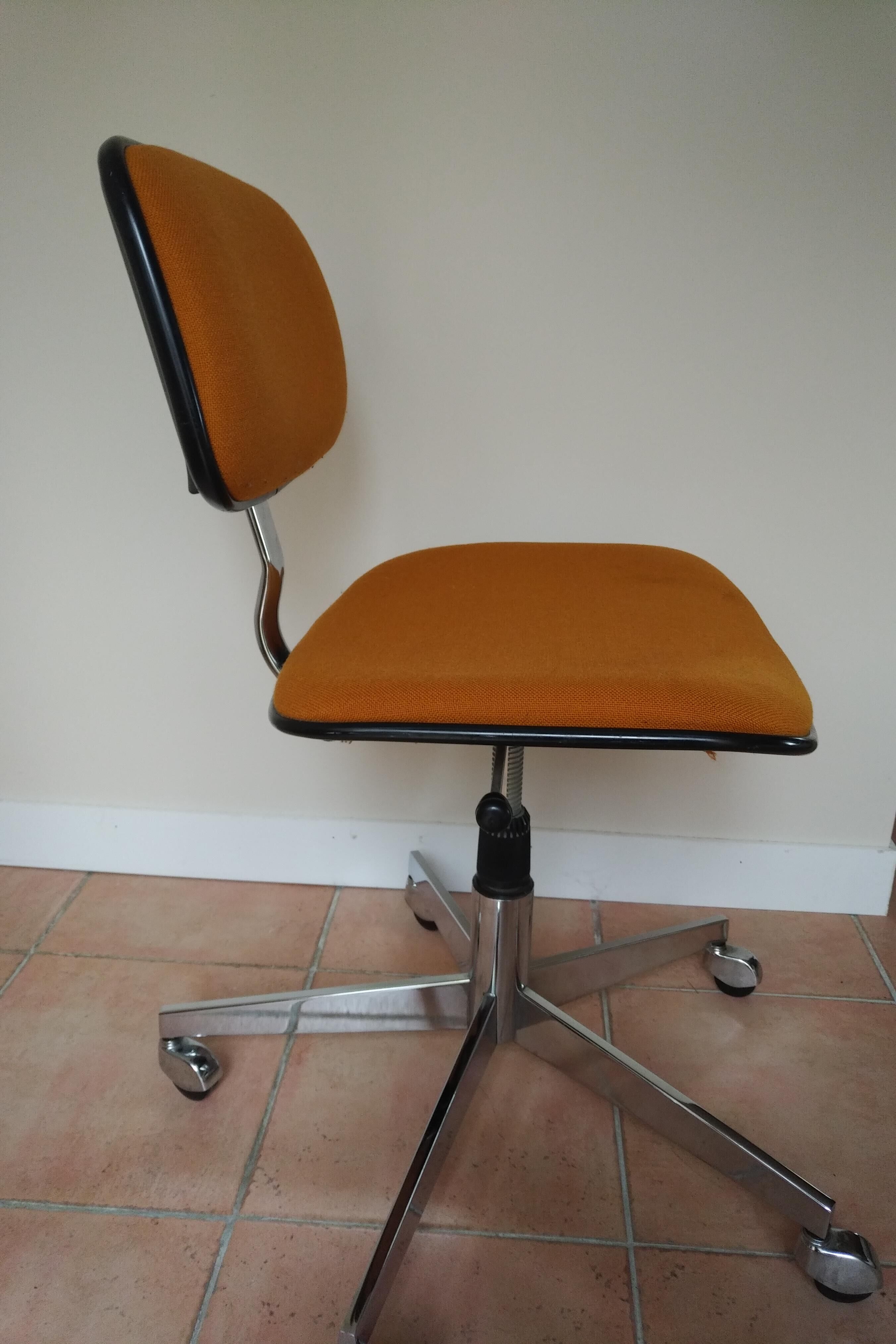 Strafor model desk 8125