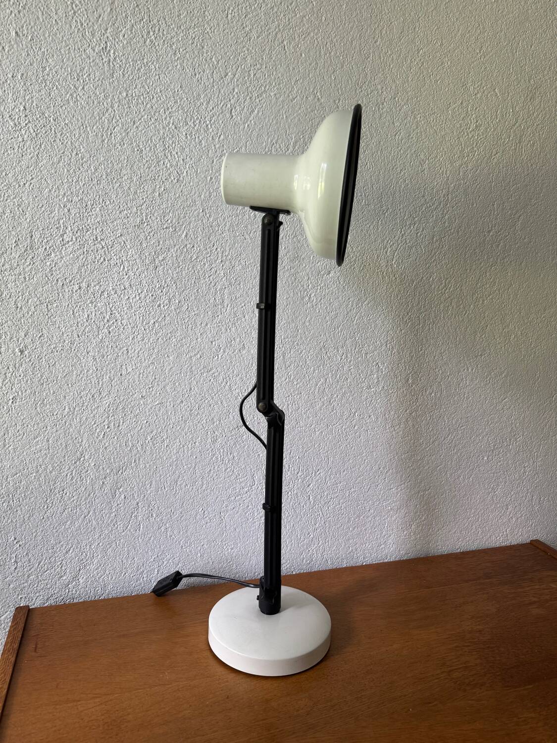 80s Pixar Style Articulated Desk Lamp