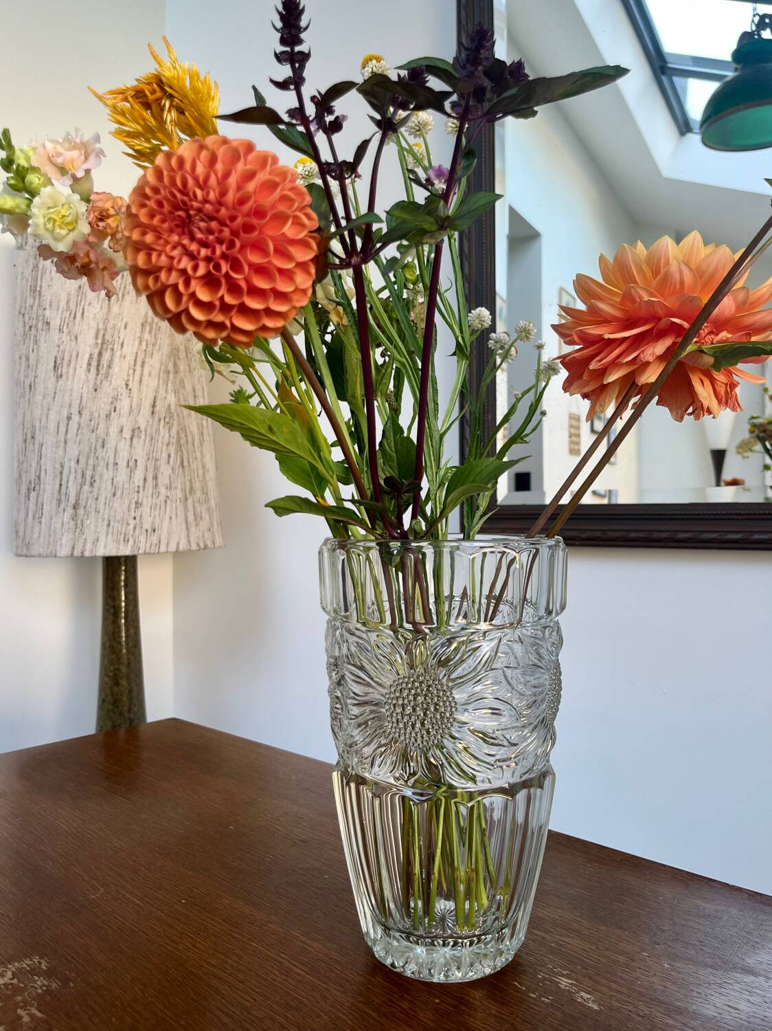 Glass vase – vintage style sunflower