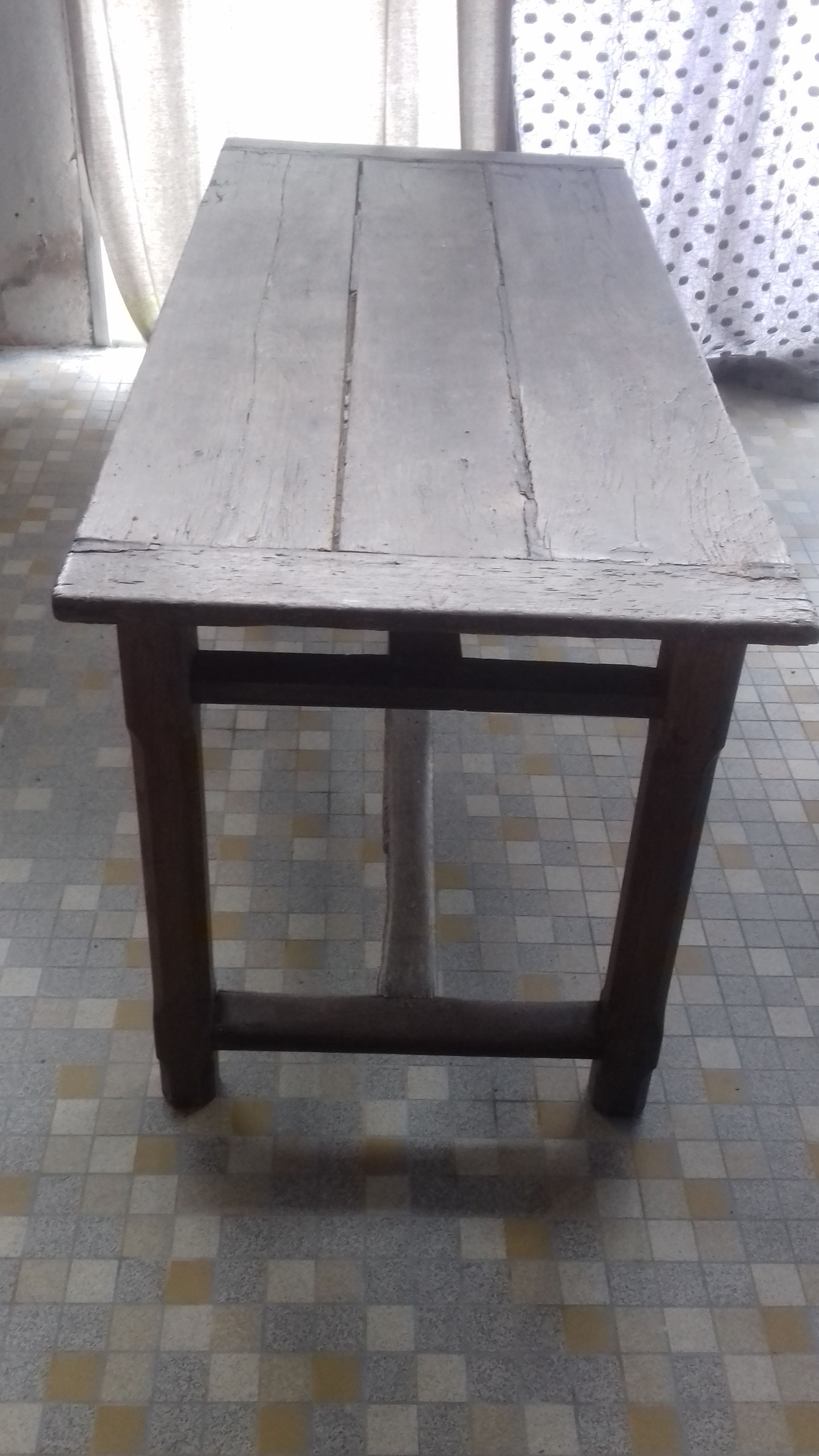 Farm table
