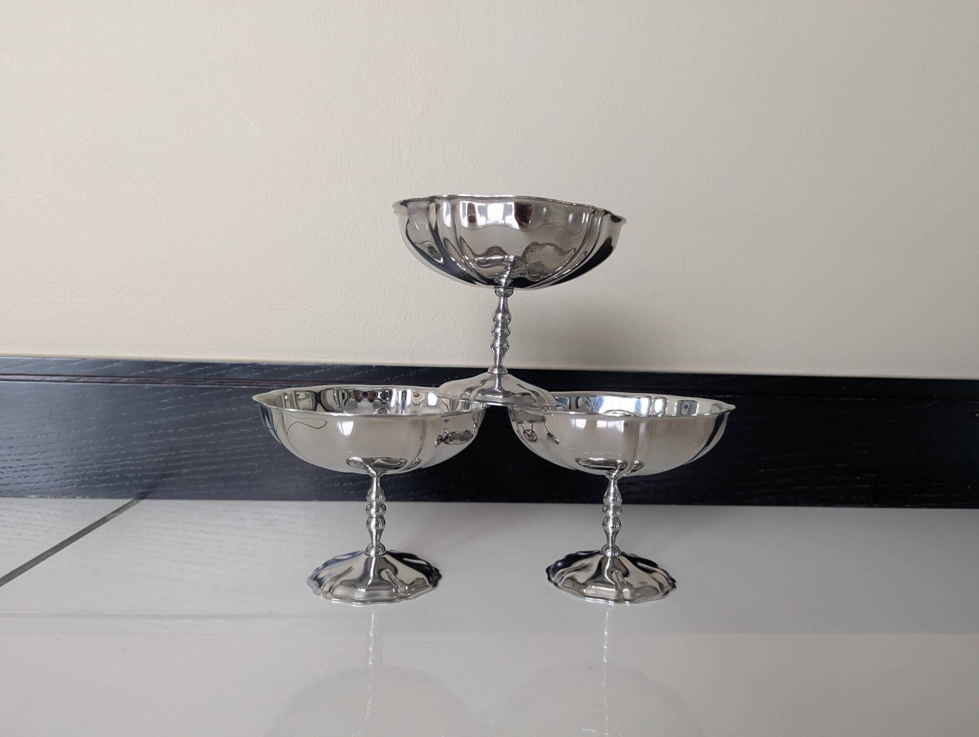 Set of 3 footed ice cream bowls