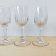 Ensemble 4 petits verres à gouttes