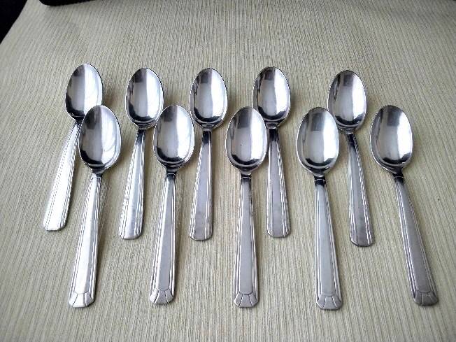 Set of 2 x 6 silver metal spoons 2 different models