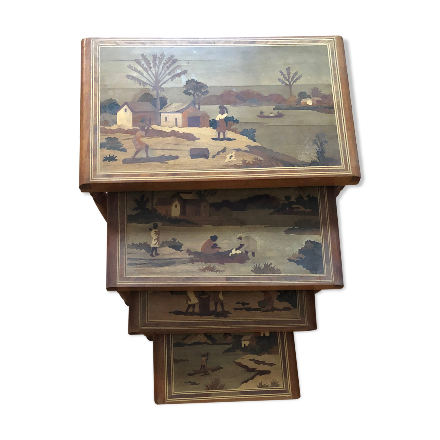 Tables gigognes Madagascar