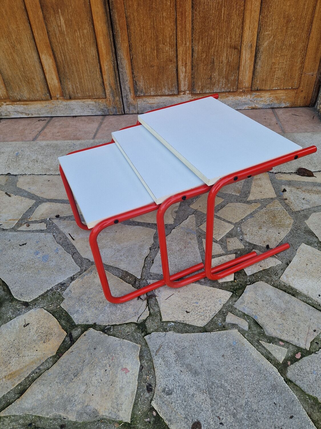 Vintage design nesting coffee table