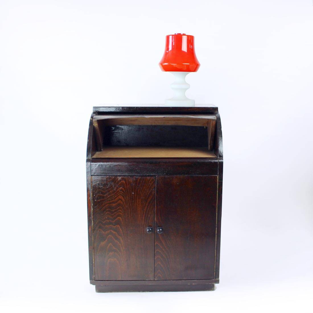 Lampe de table en verre opalin rouge et blanc par Stefan Tabery, 1960s