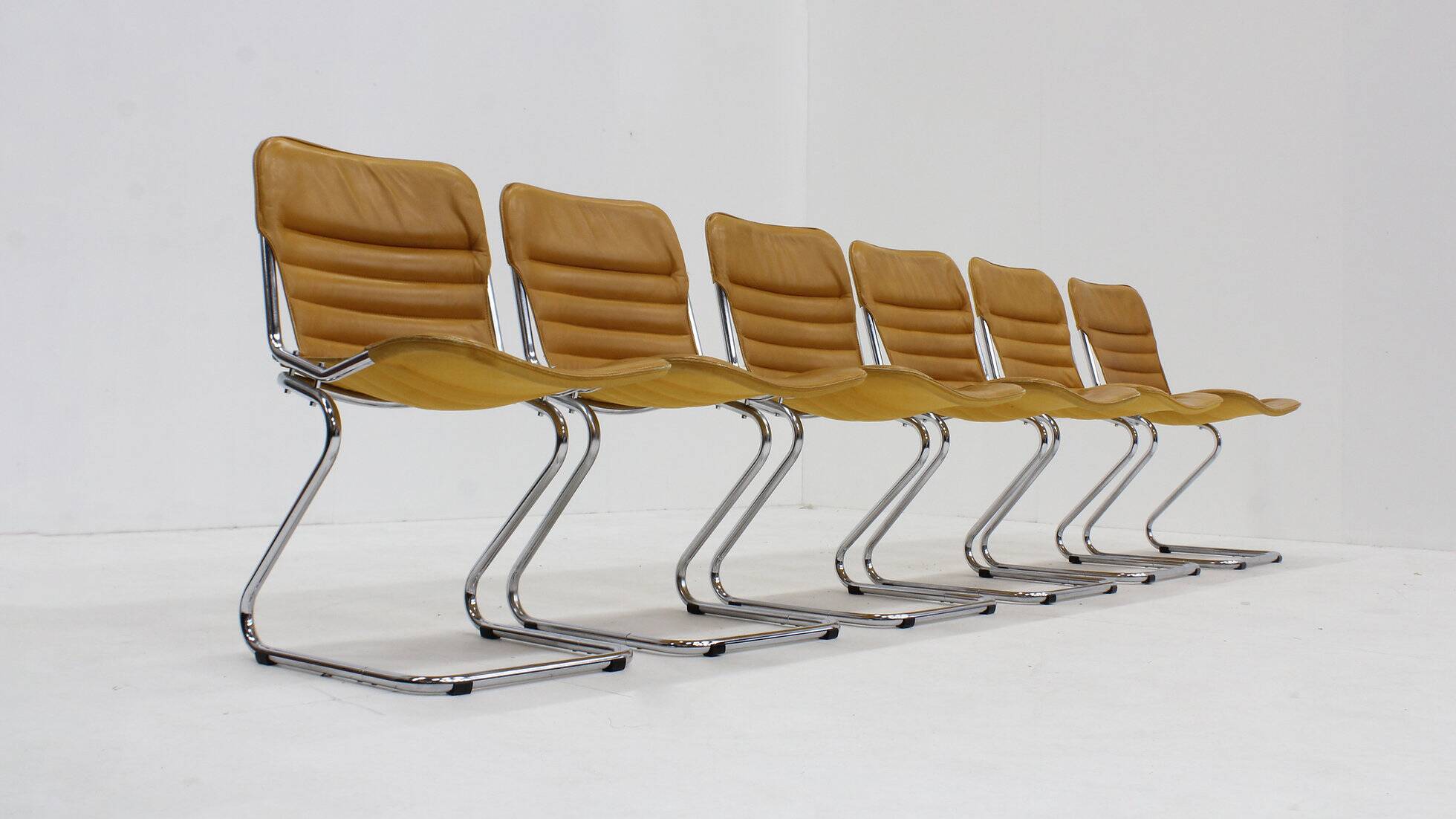 Set of 6 vintage chrome and leather dining room chairs 1970s Italy