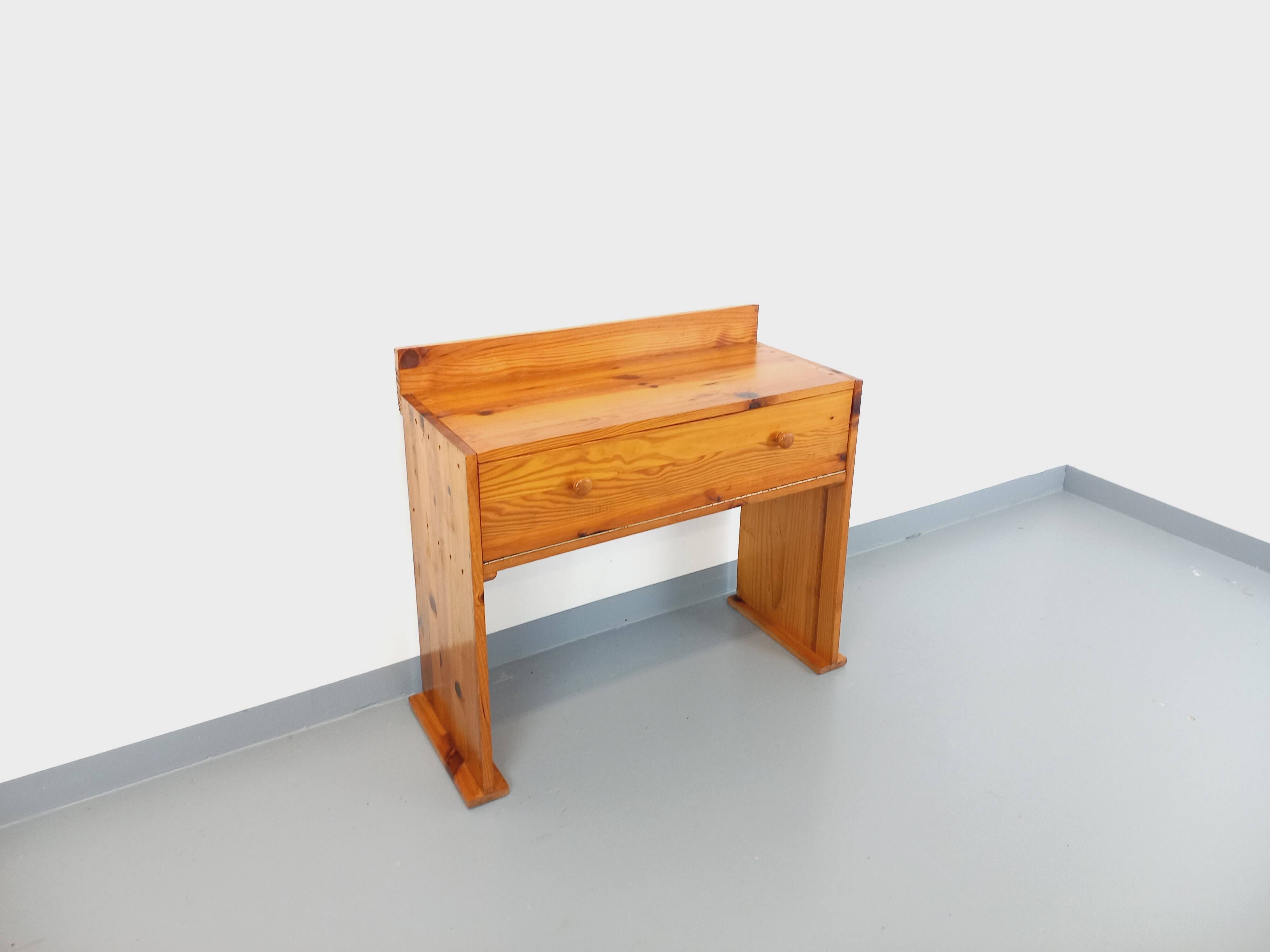 Vintage pine desk with sled legs from the 70s and 80s