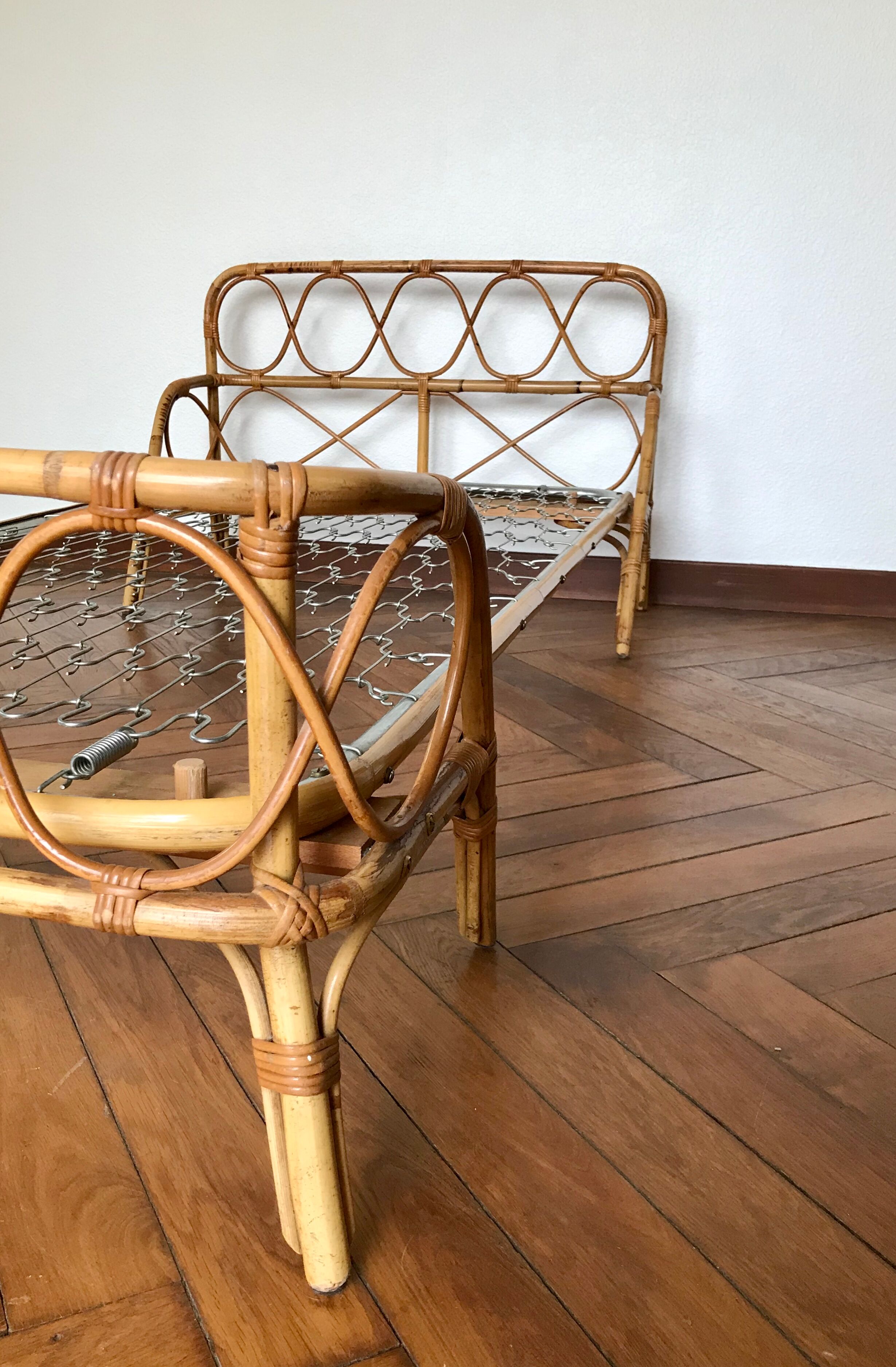 Rotin and bamboo bed