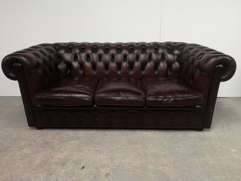 English style brown leather chesterfield sofa