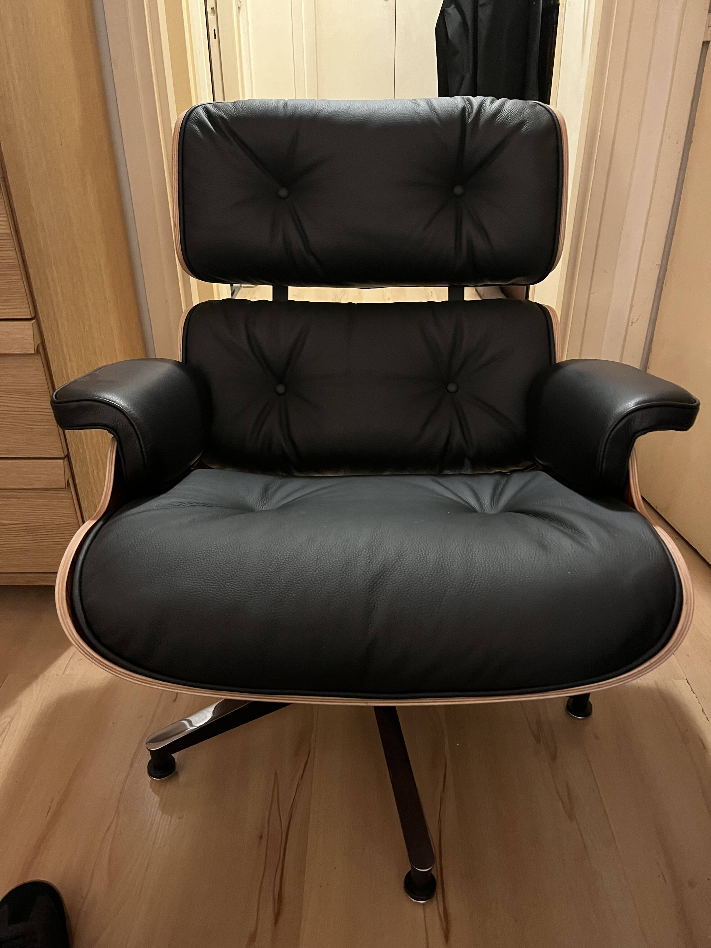 Charles Eames lounge chair