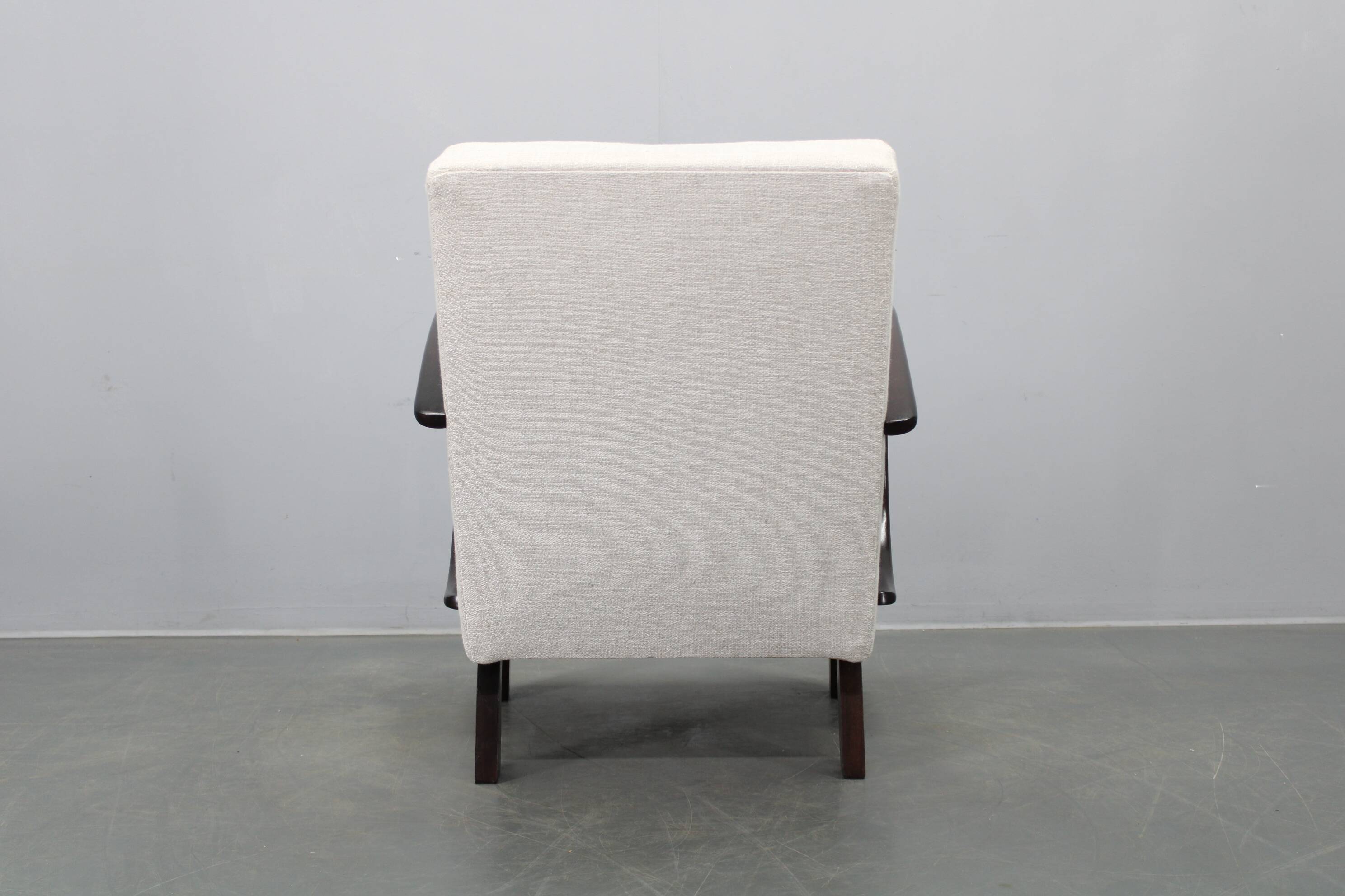 Art Deco armchair by Jindřich Halabala, Czechoslovakia 1940s