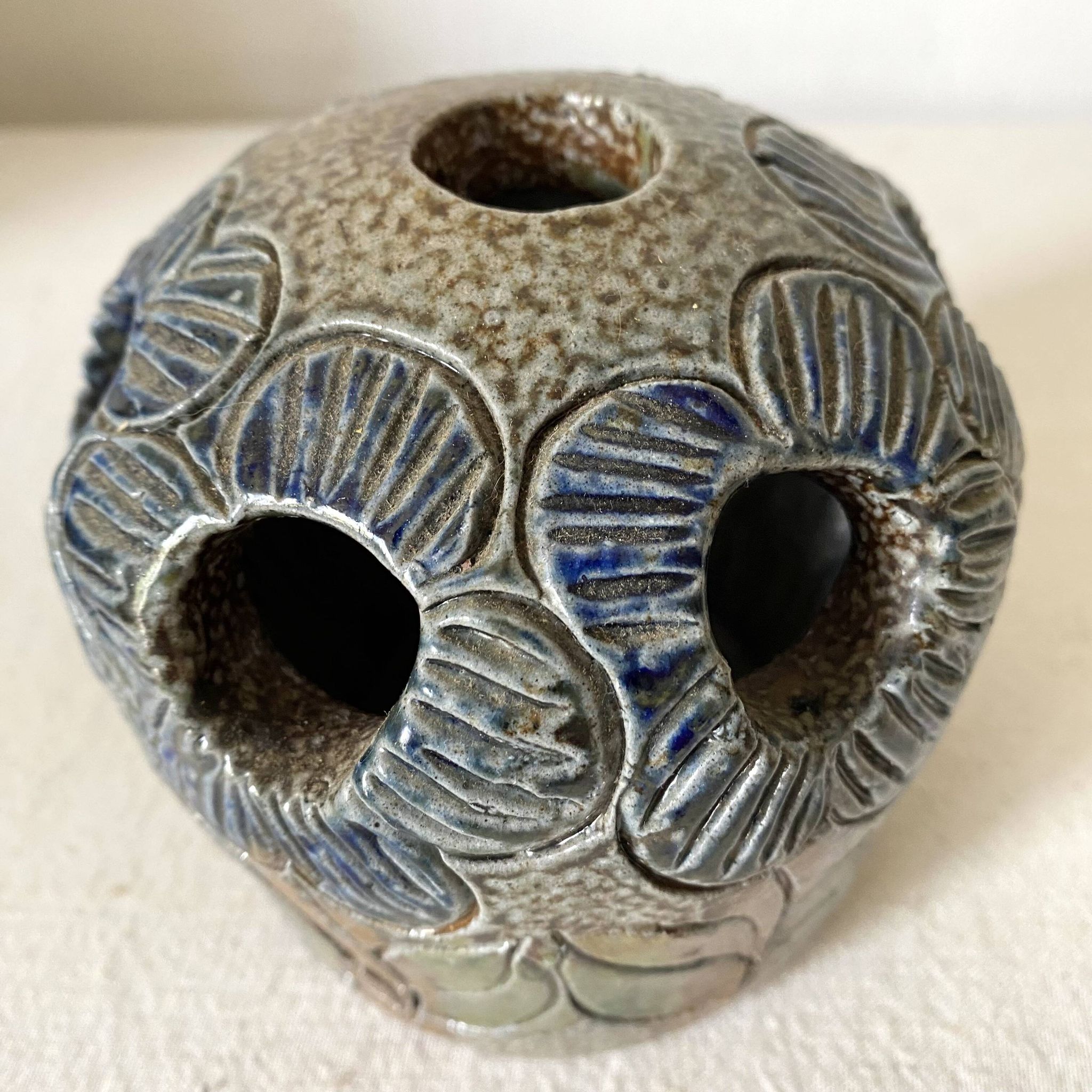 Cache pot et pique fleurs , poterie au sel , années 70