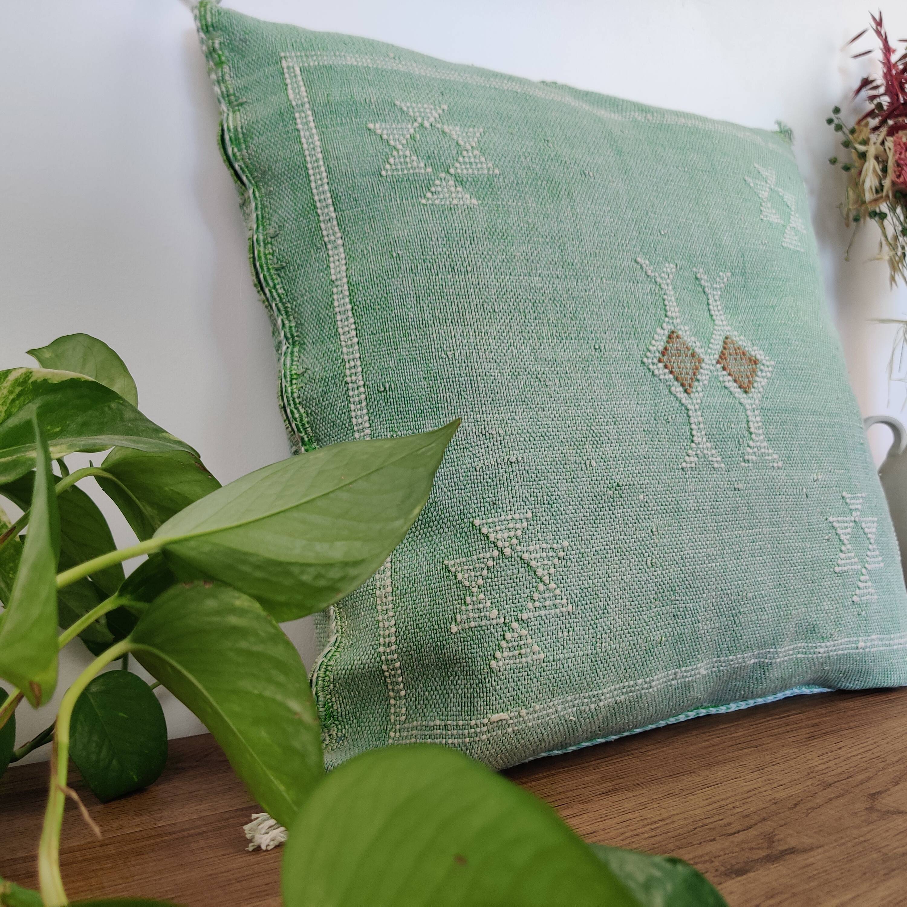 Berber Sabra green cushion in cactus silk
