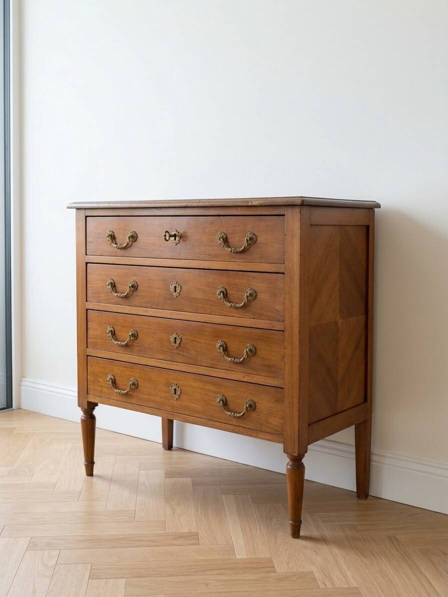 Marquetry commode in Louis XVI style