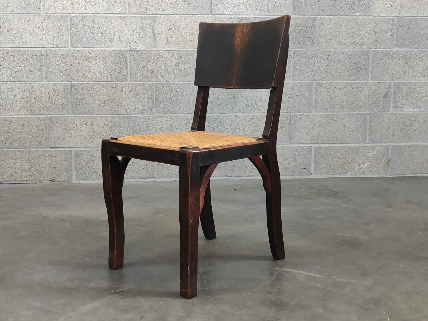 Suite of 6 chairs brutalist style straw and solid oak