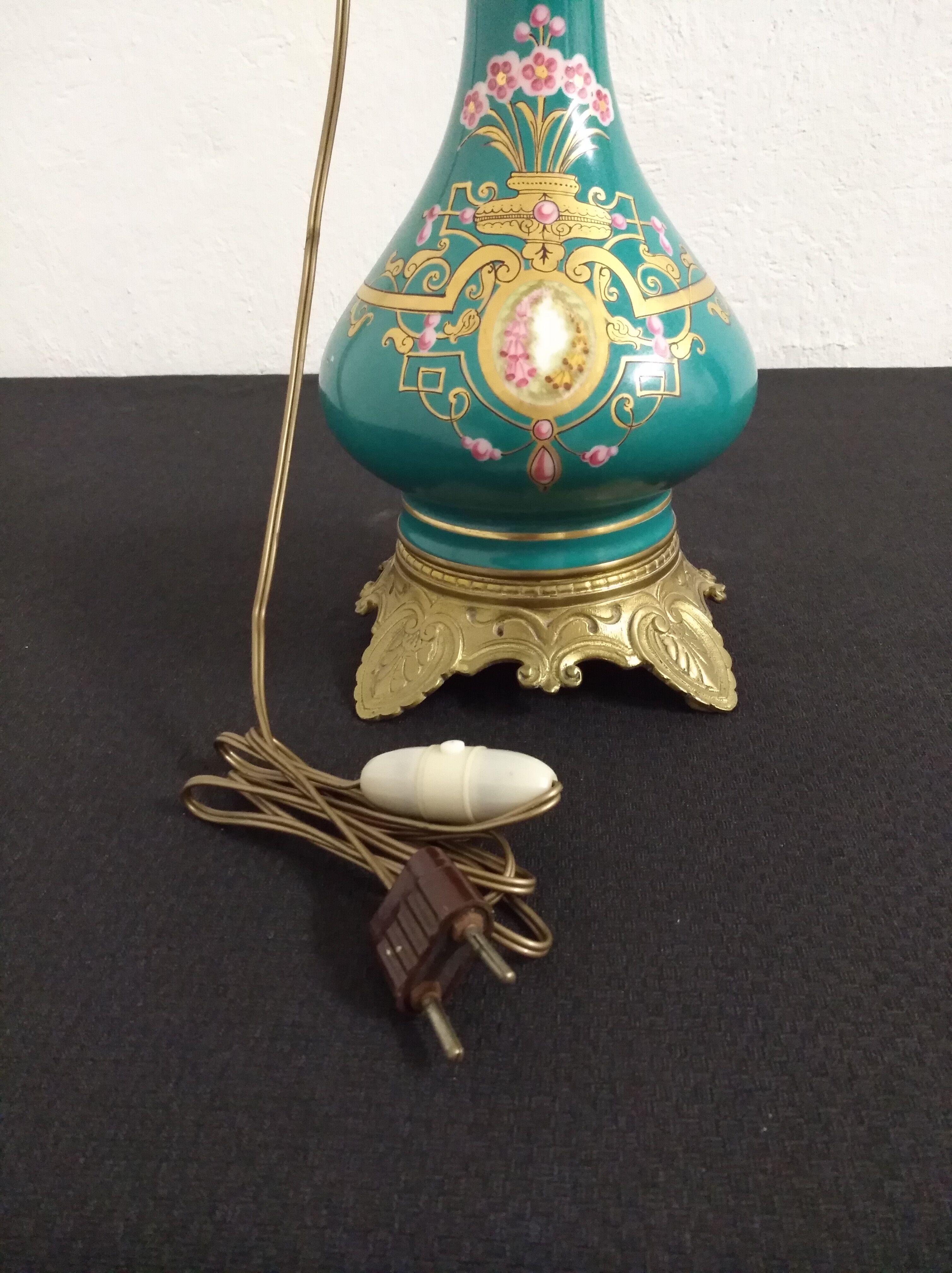 Napoleon III lamp in opaline