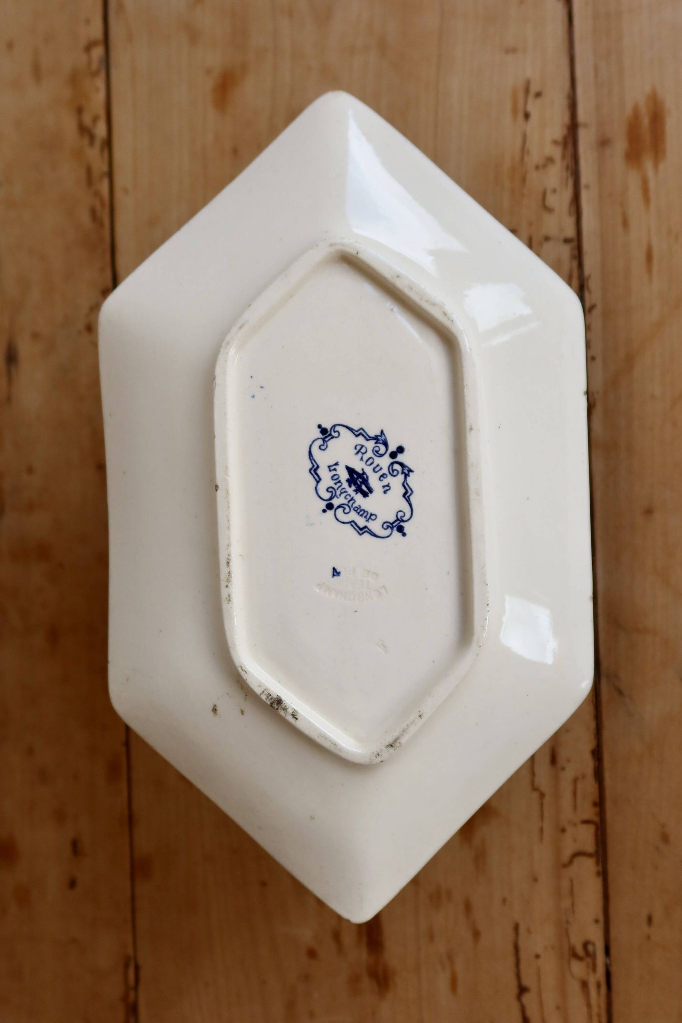 Saucière ancienne terre de fer Longchamp modèle Rouen XIXe