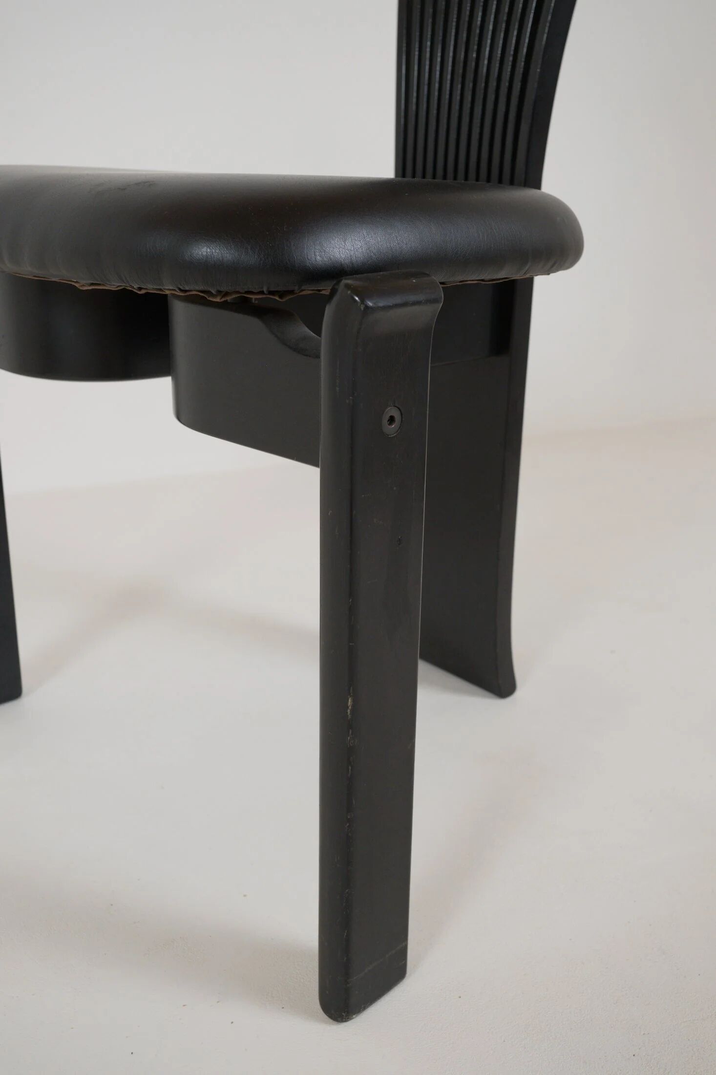 Set of 4 dining chairs "Totem" by Torstein Nilsen