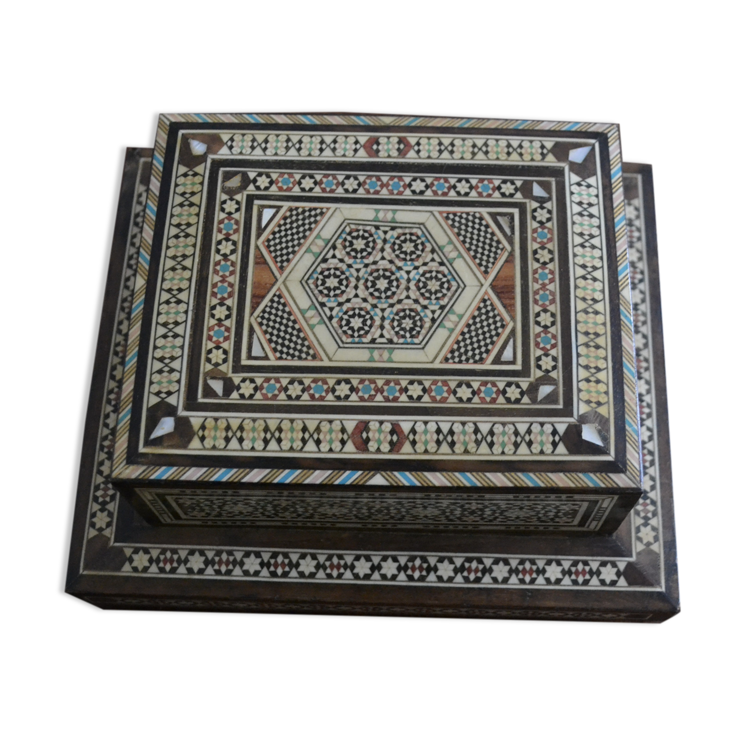 Cigarette box, musical in marquetry