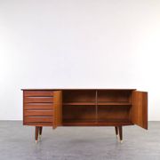 Buffet en teck du milieu du siècle par Fredrik A. Kayser, Norvège, années 1960.