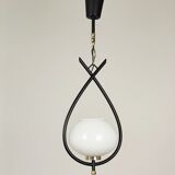 Metal and opaline suspension